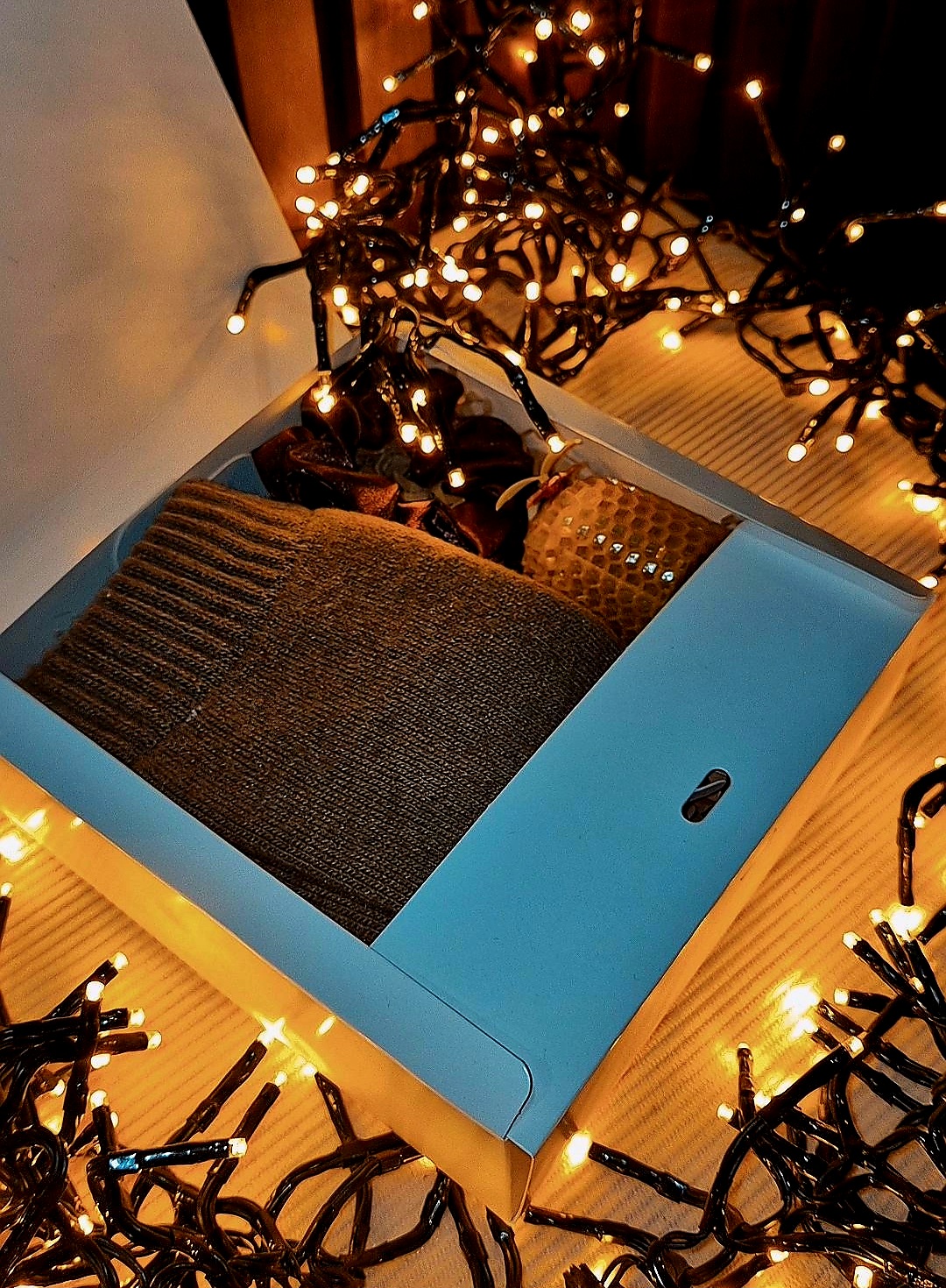 Rudos spalvos kojinės