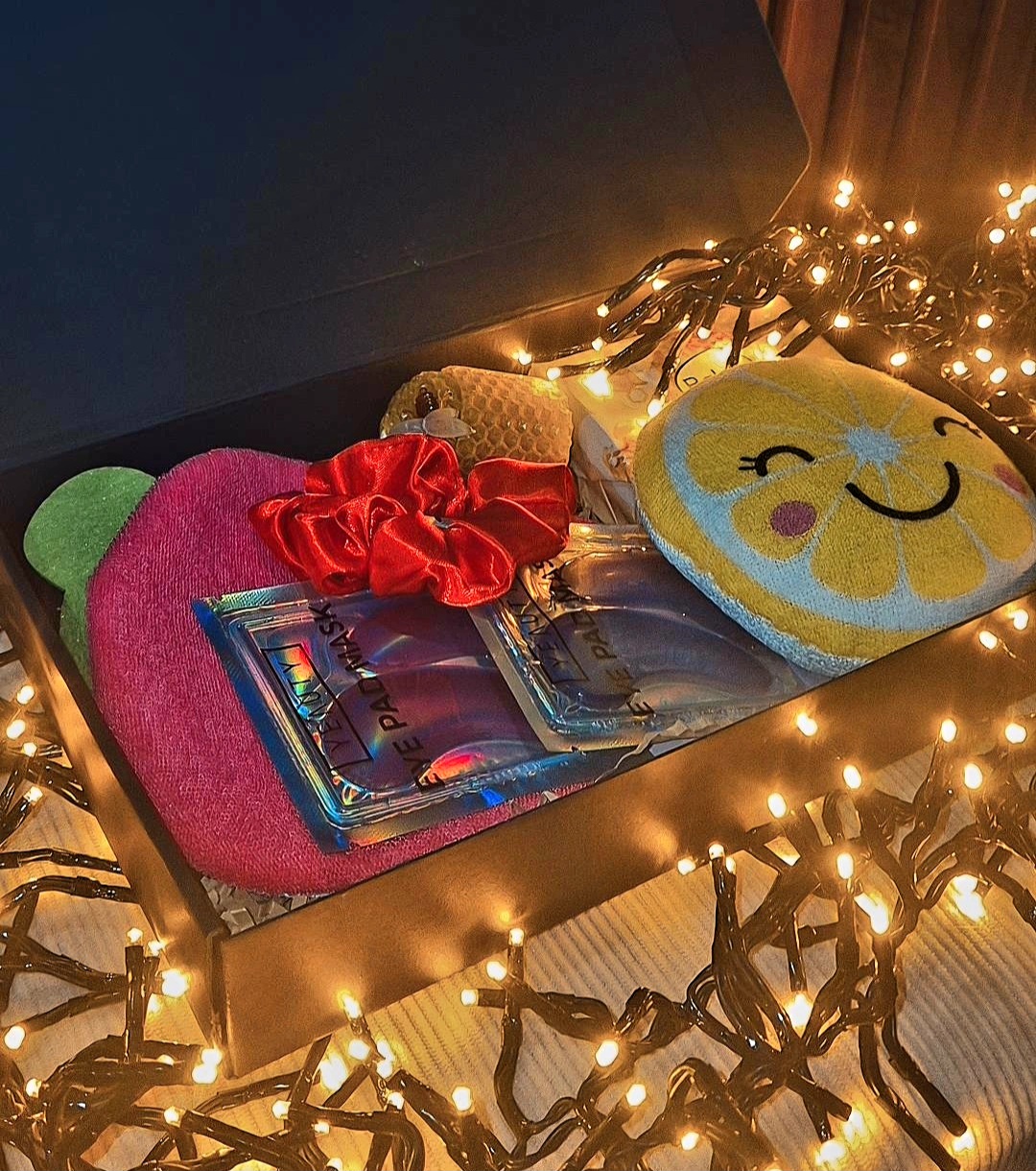 Dovanų dėžutė su grožio aksesuarais