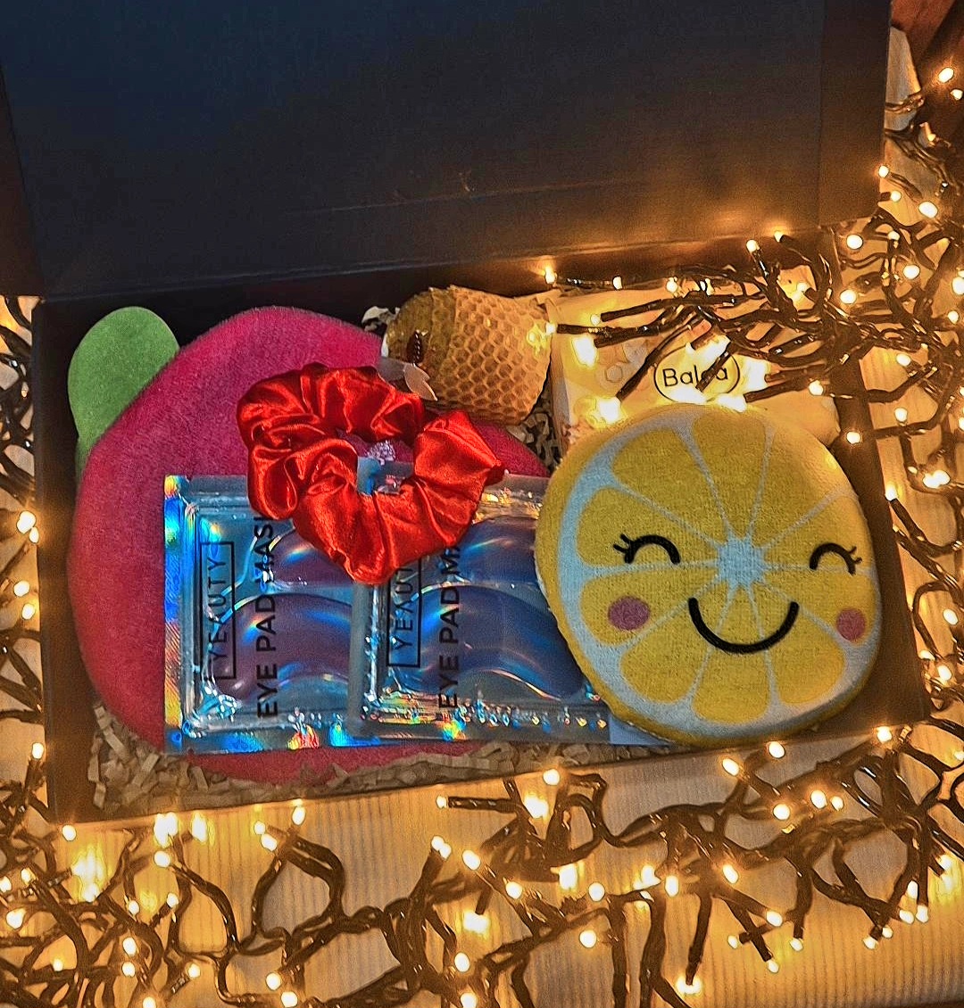 Dovanų dėžutė su grožio aksesuarais