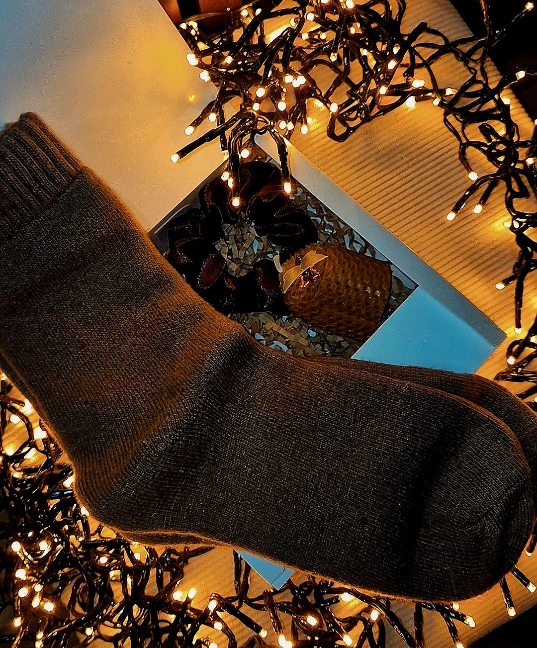 Rudos spalvos kojinės