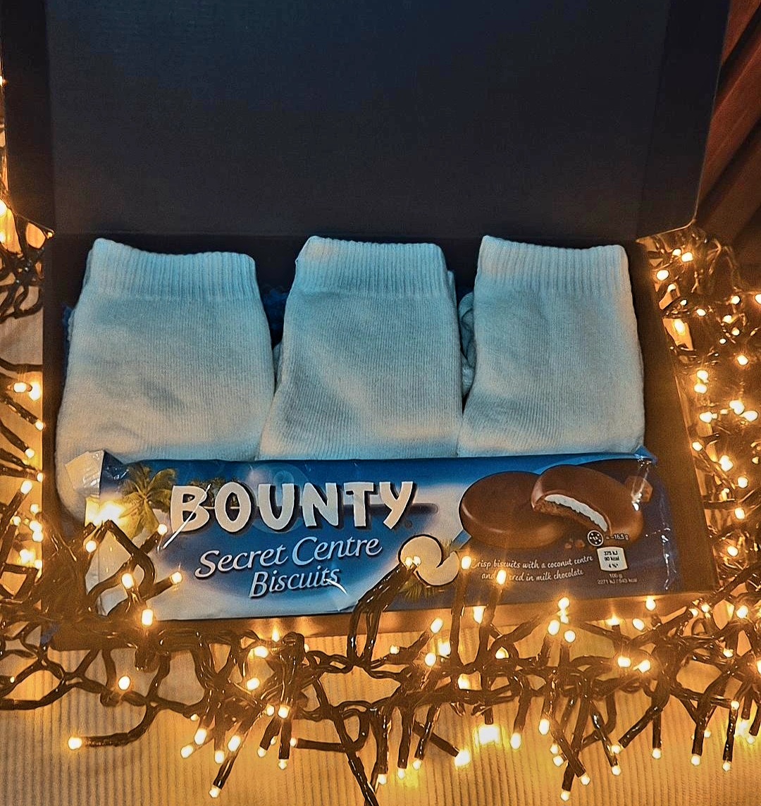 Baltos kojinės ir Bounty sausainiai