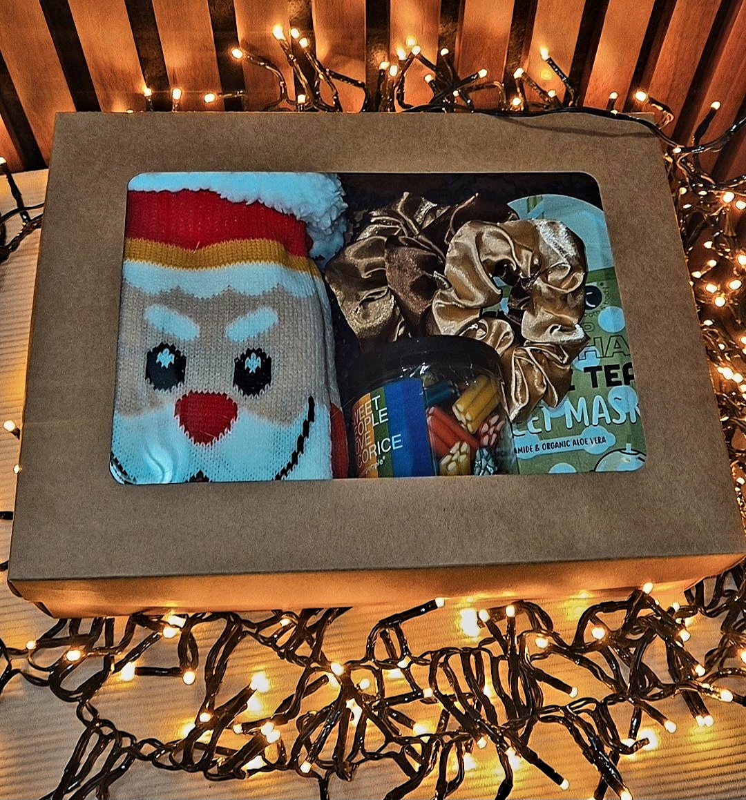 Kalėdinė dovanų dėžutė