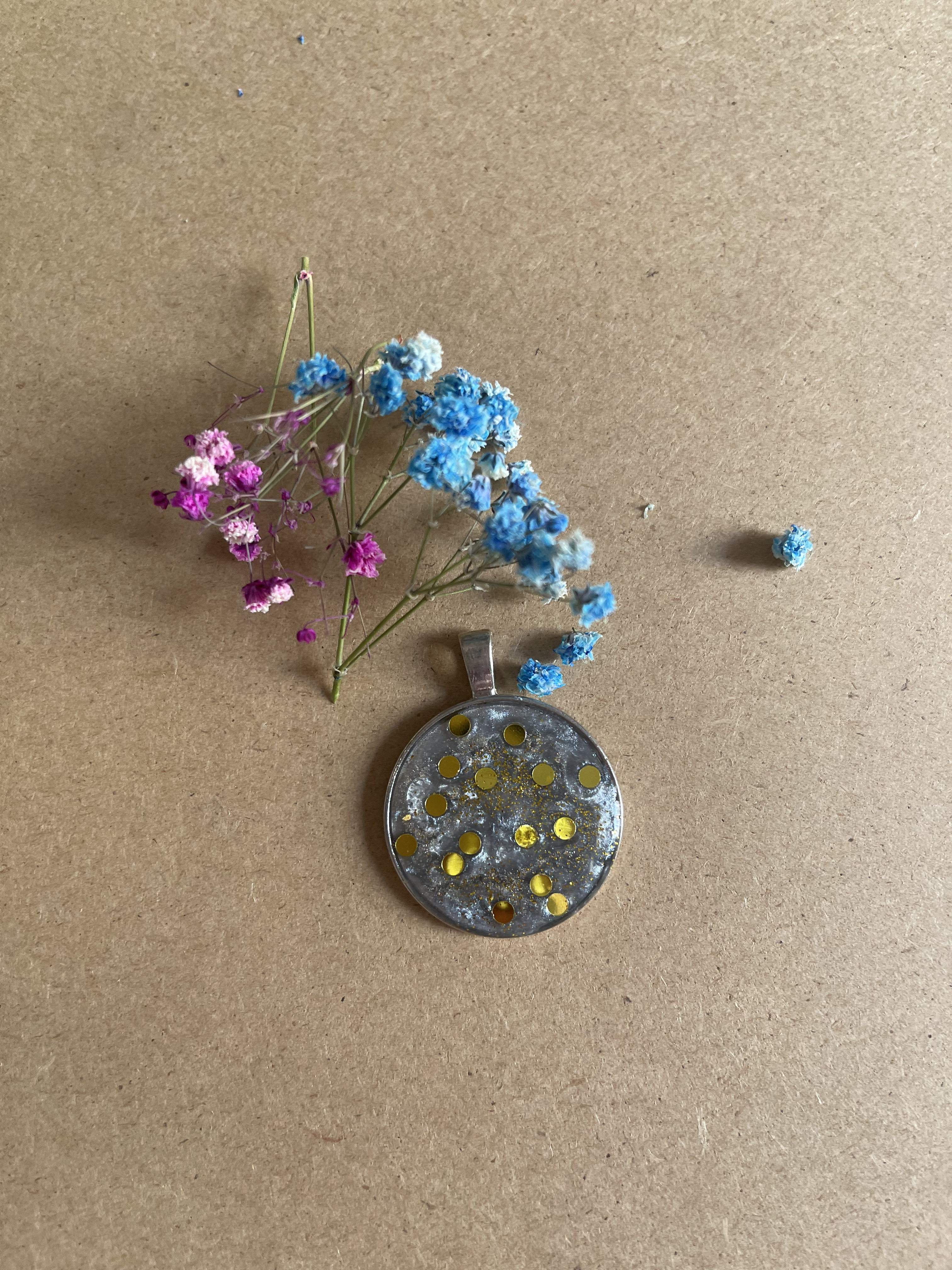 Taller de Joyas con Resina con Desayuno