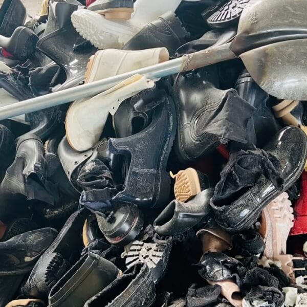 Footwear recycling machine