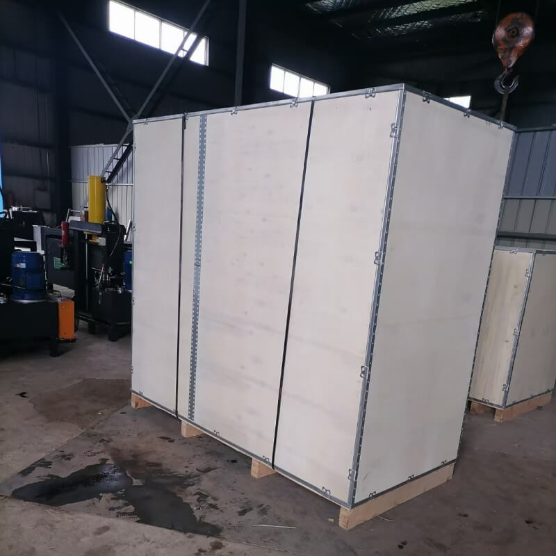 Hydraulic motor stator cutting and copper winding separator machine