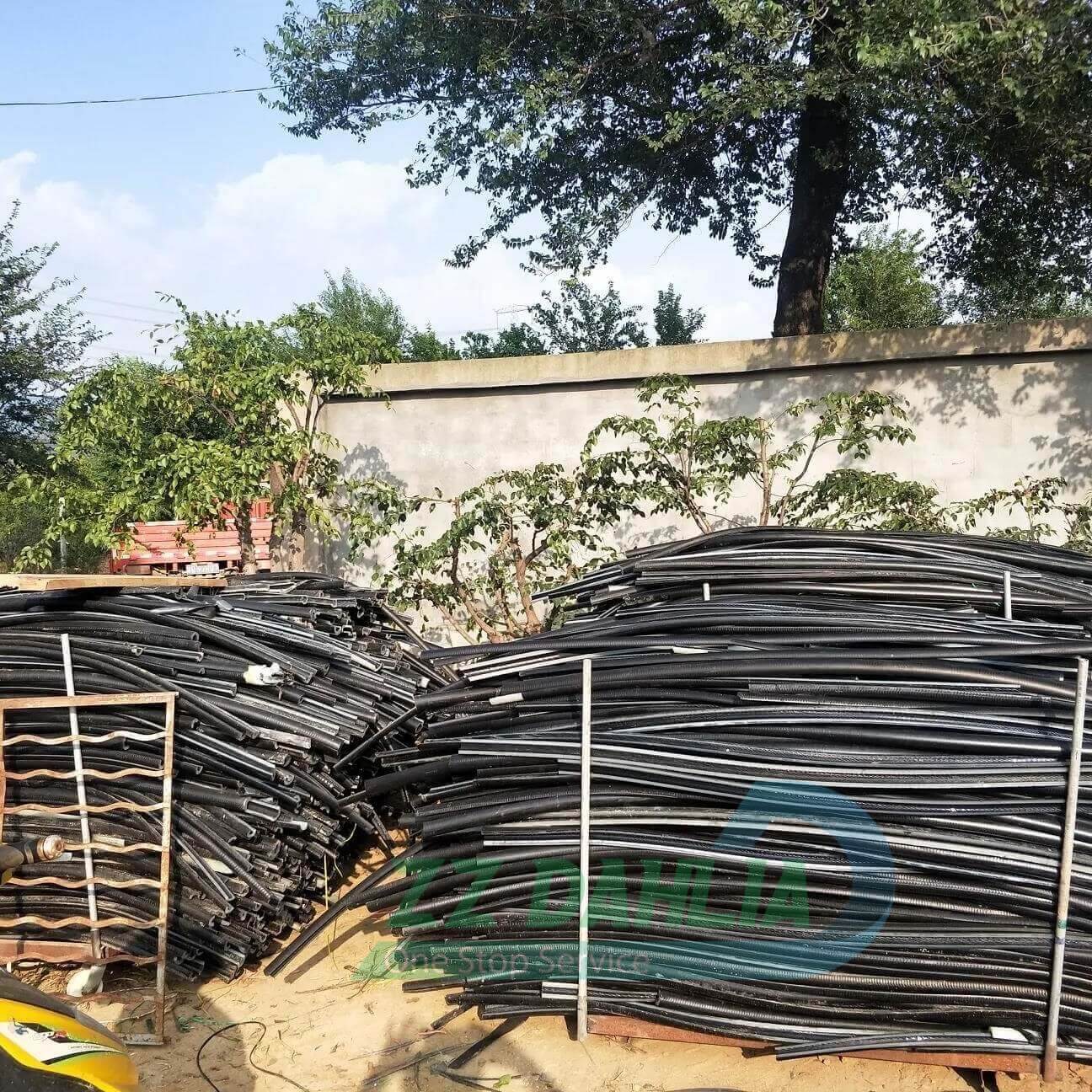 Undersea cables skin separator machine  