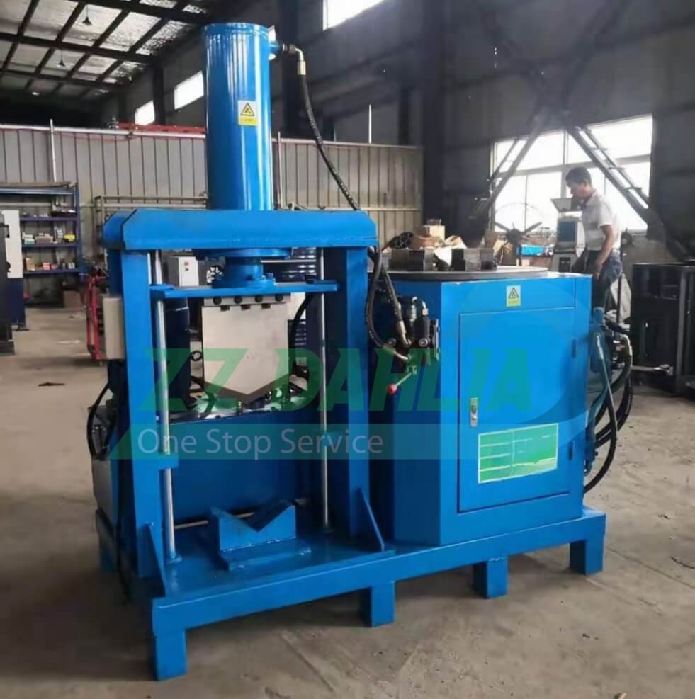 Hydraulic motor stator cutting and copper winding separator machine