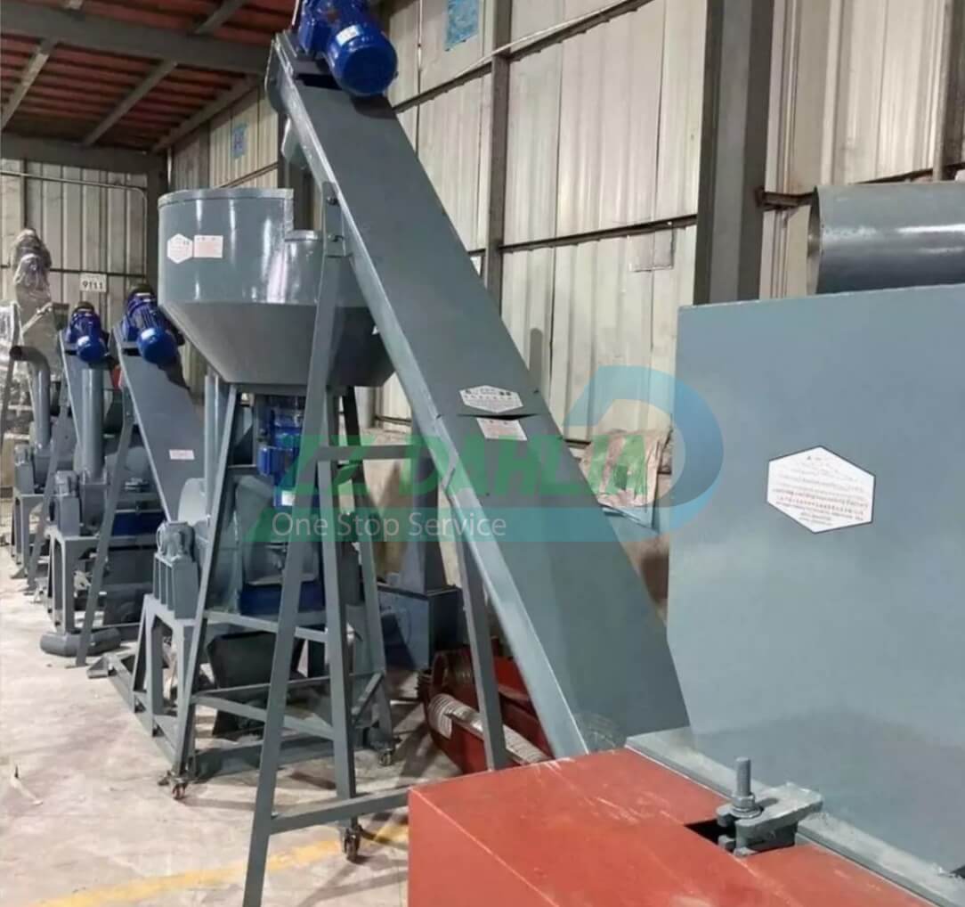 PVC synthetic leather recycling machine