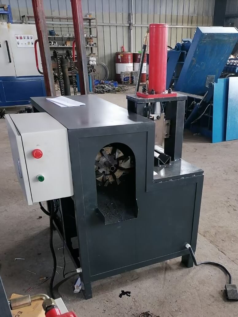 Motor rotor dismantling equipment