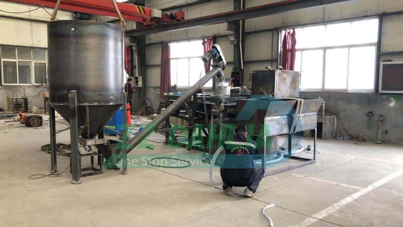 Circulating water type wire sorting and recycling equipment