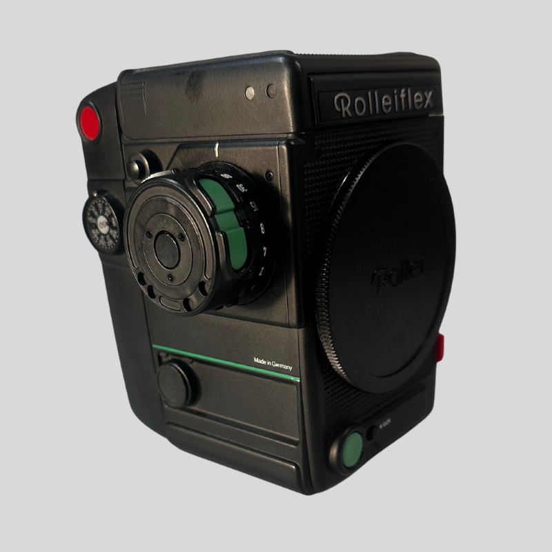 Rolleiflex 6003 Medium Format Camera – Compact Powerhouse for Analog Photography
