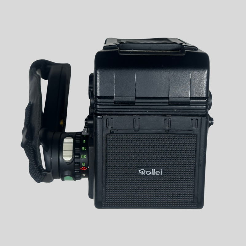 Rolleiflex 6008 Professional Medium Format Camera – The Benchmark for Analog Excellence with magazine 6x6/120, front cover amd action grip