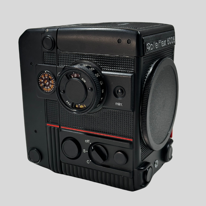Rolleiflex 6006 Medium Format Camera – A Classic for Creative Professionals with magazine 6x6/120, front cover, waist level finder