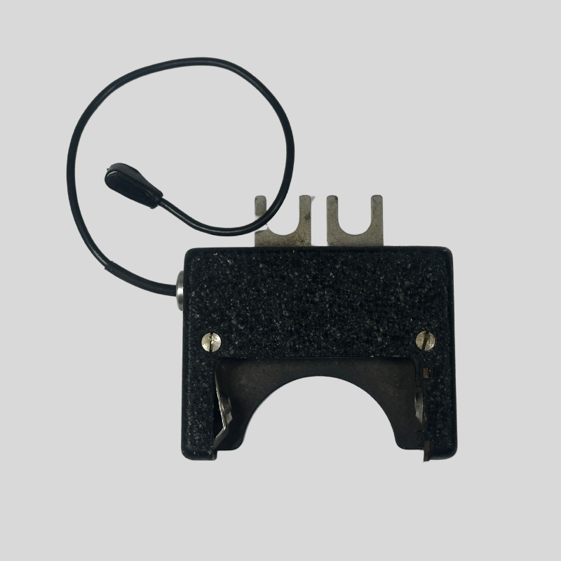 Rolleimarin-III power supply for uw-flash unit using an alkaline 22,5 volt battery