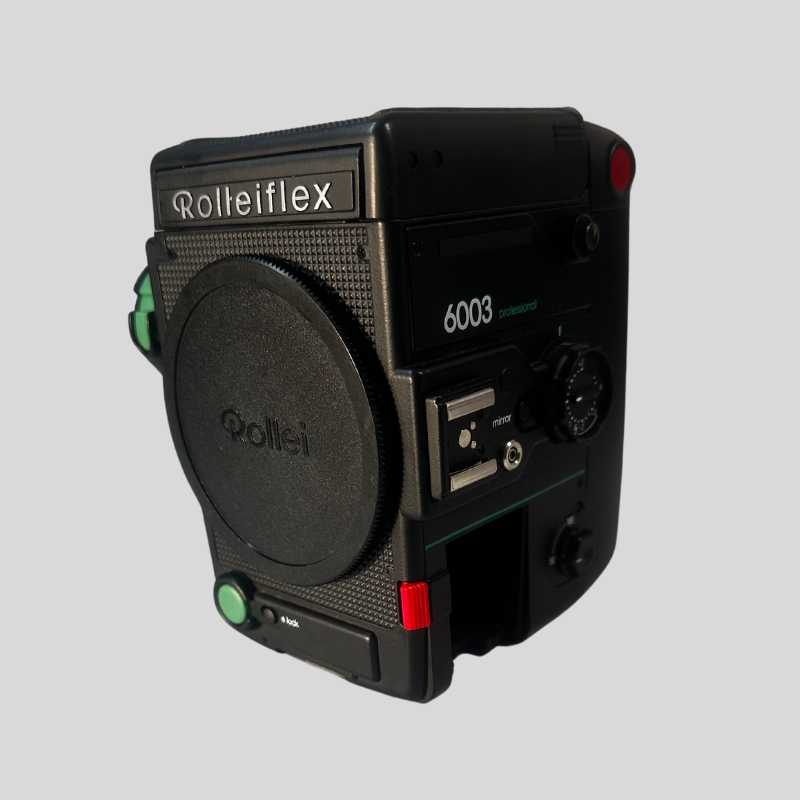 Rolleiflex 6003-Professional, serial-nr.  102700004 with front cover and film back 6x6/120
