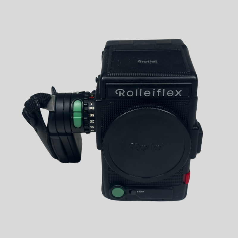 Rolleiflex 6008 Integral-Professional, serial-nr. = 102270075, Film-magazine 6x6/120, hand grip, front cover, Rollei carrying strap