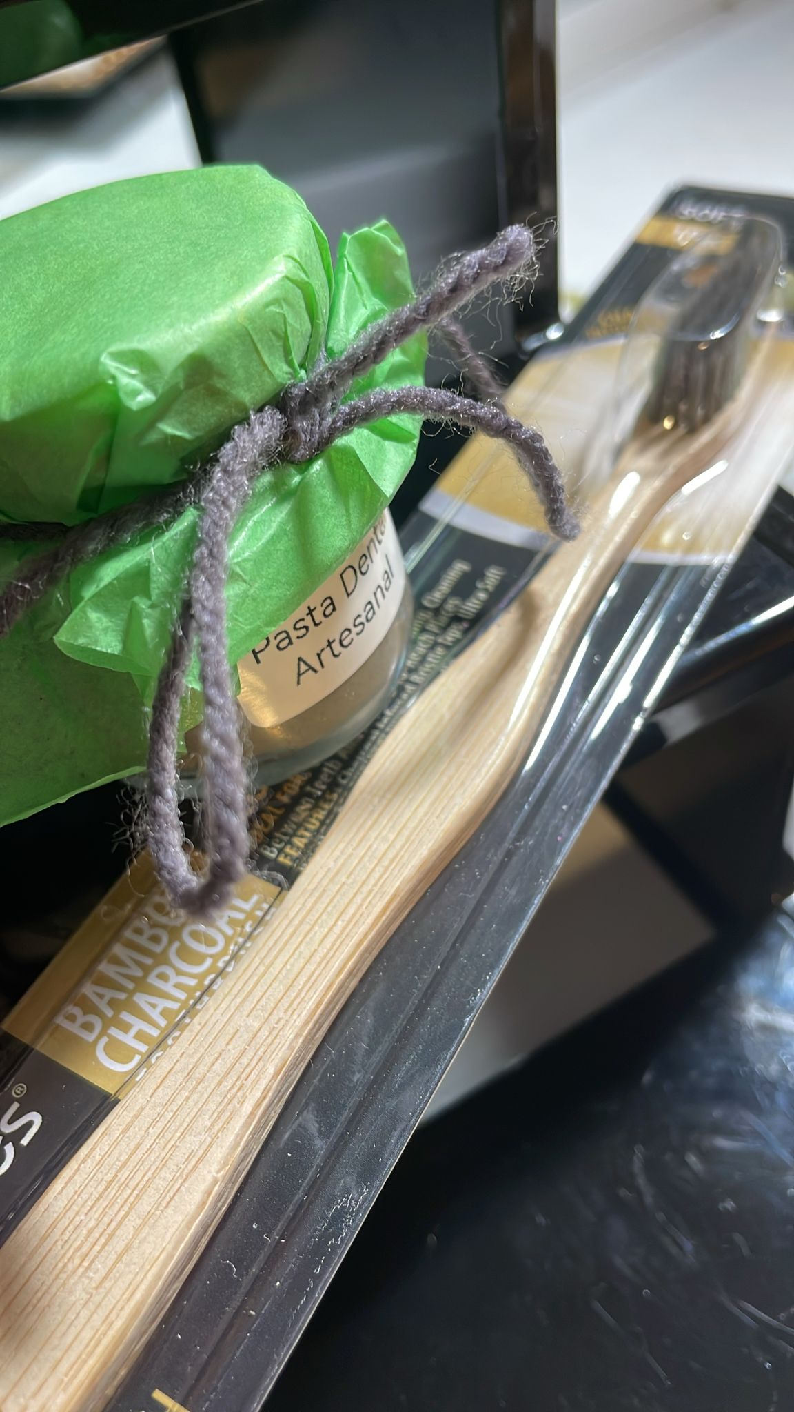 Pasta Dental Artesanal Con Regalo (Cepillo dental de Bambú)