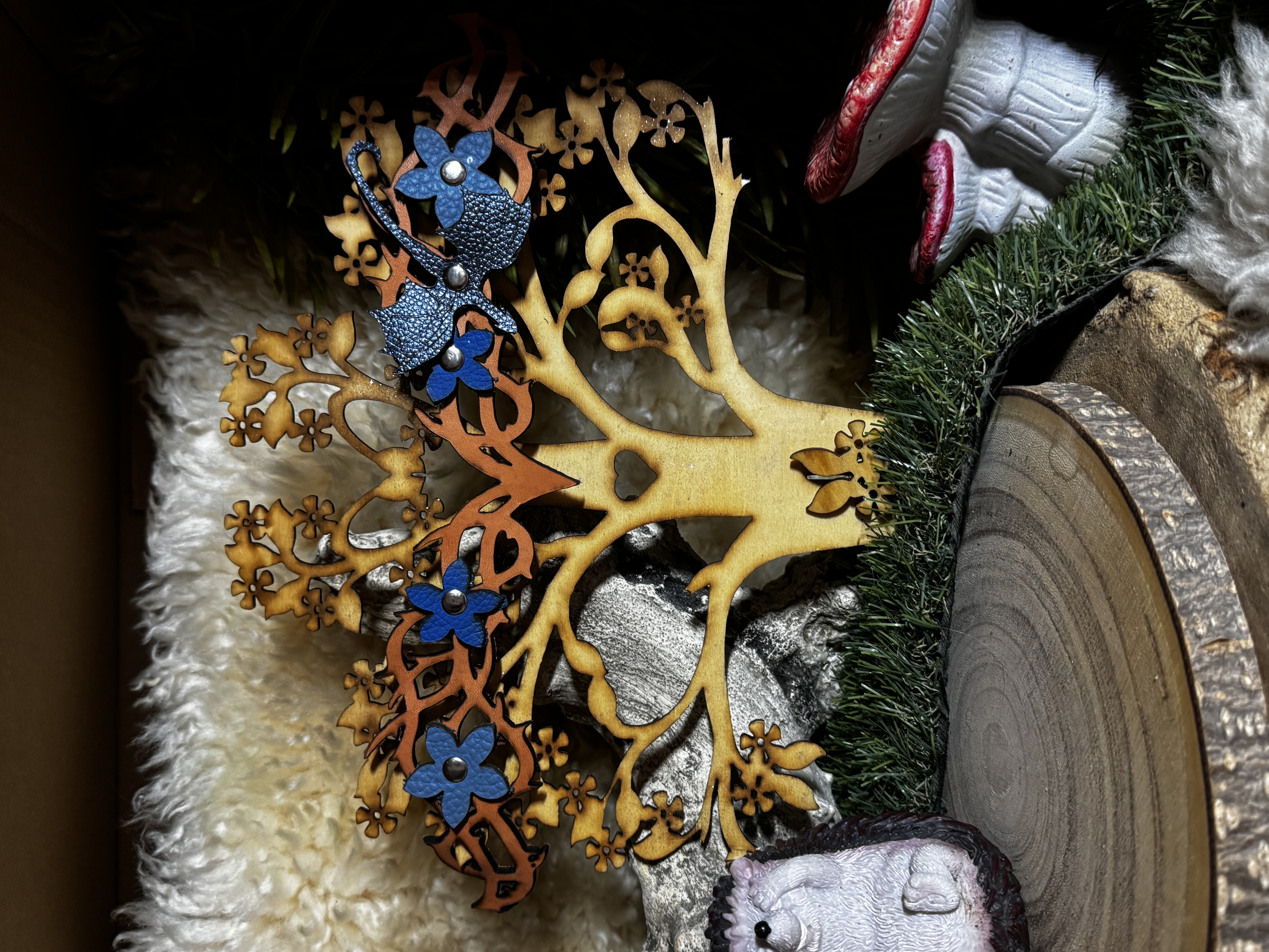 Couronne ou diadème en cuir couleur naturel