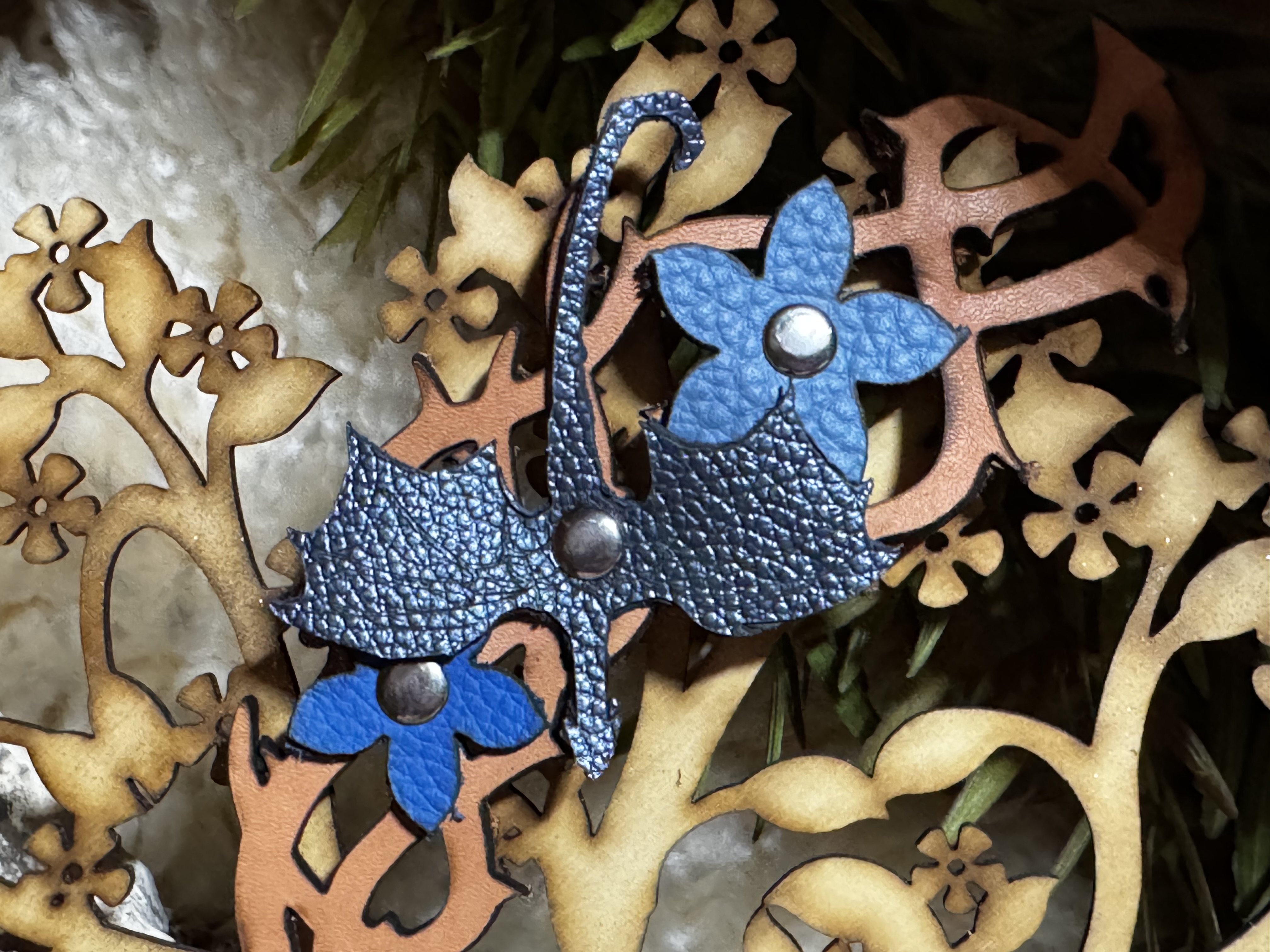 Couronne ou diadème en cuir couleur naturel