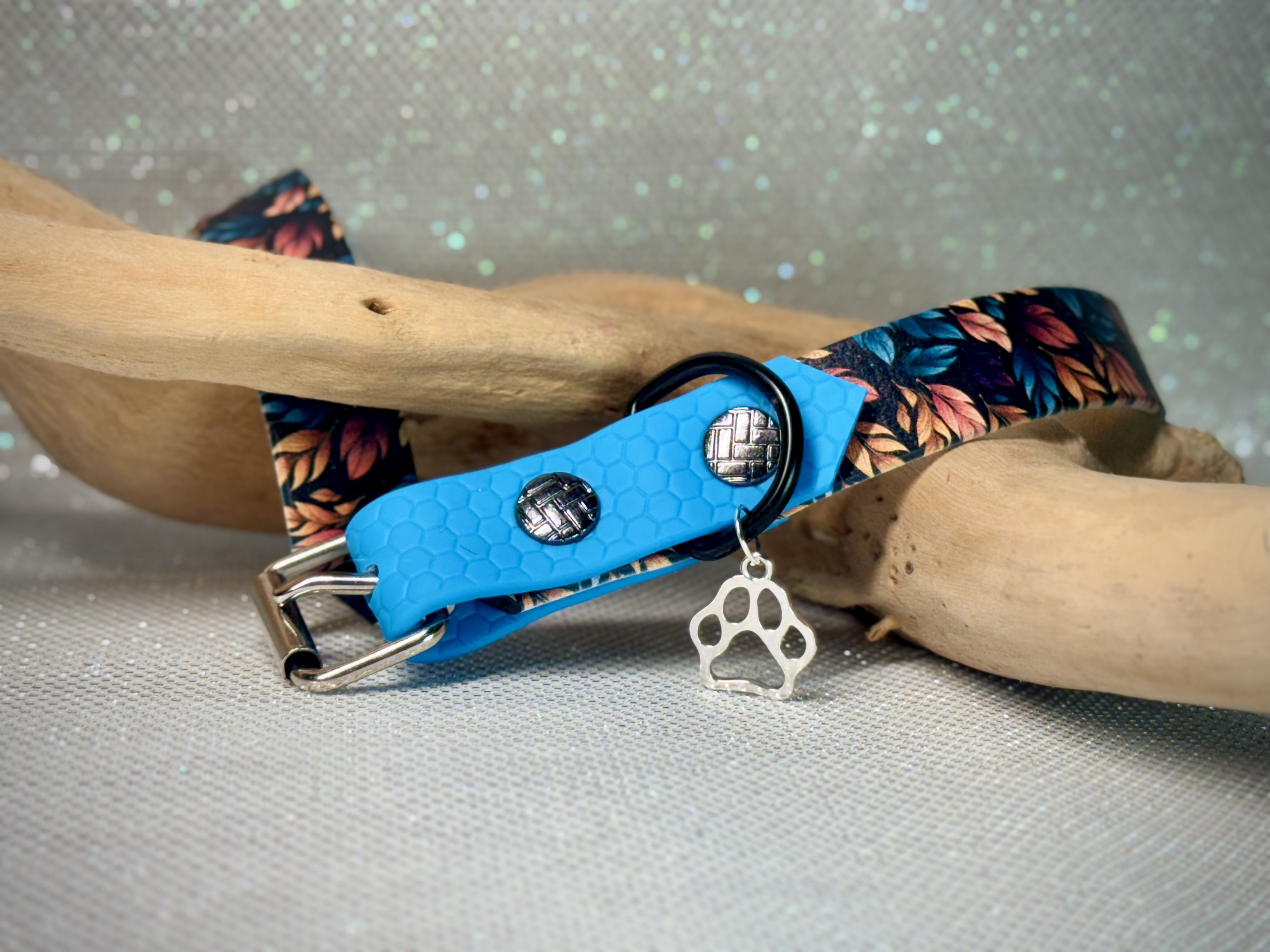 Collier feuille et bleu