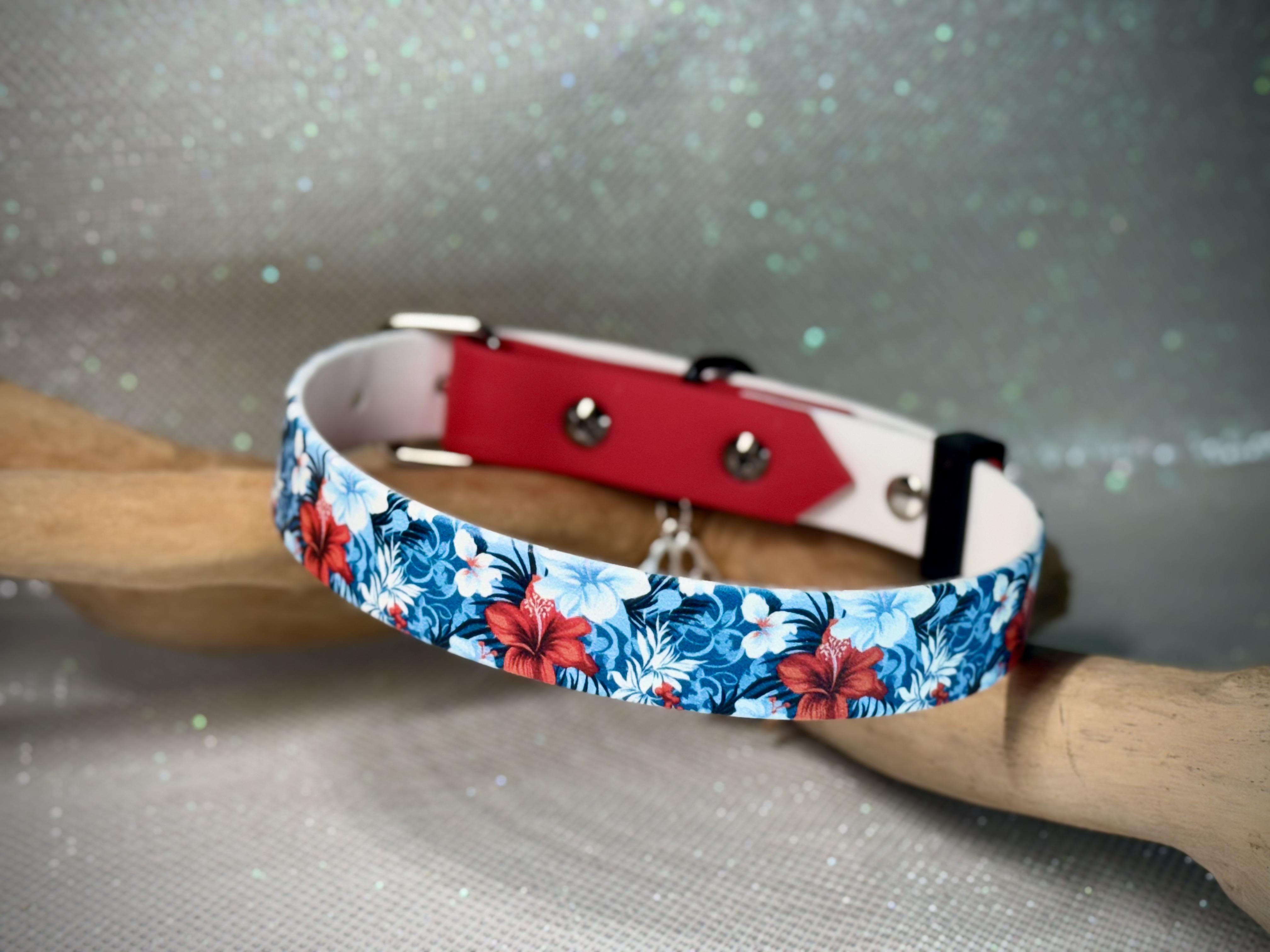 Collier fleur et rouge