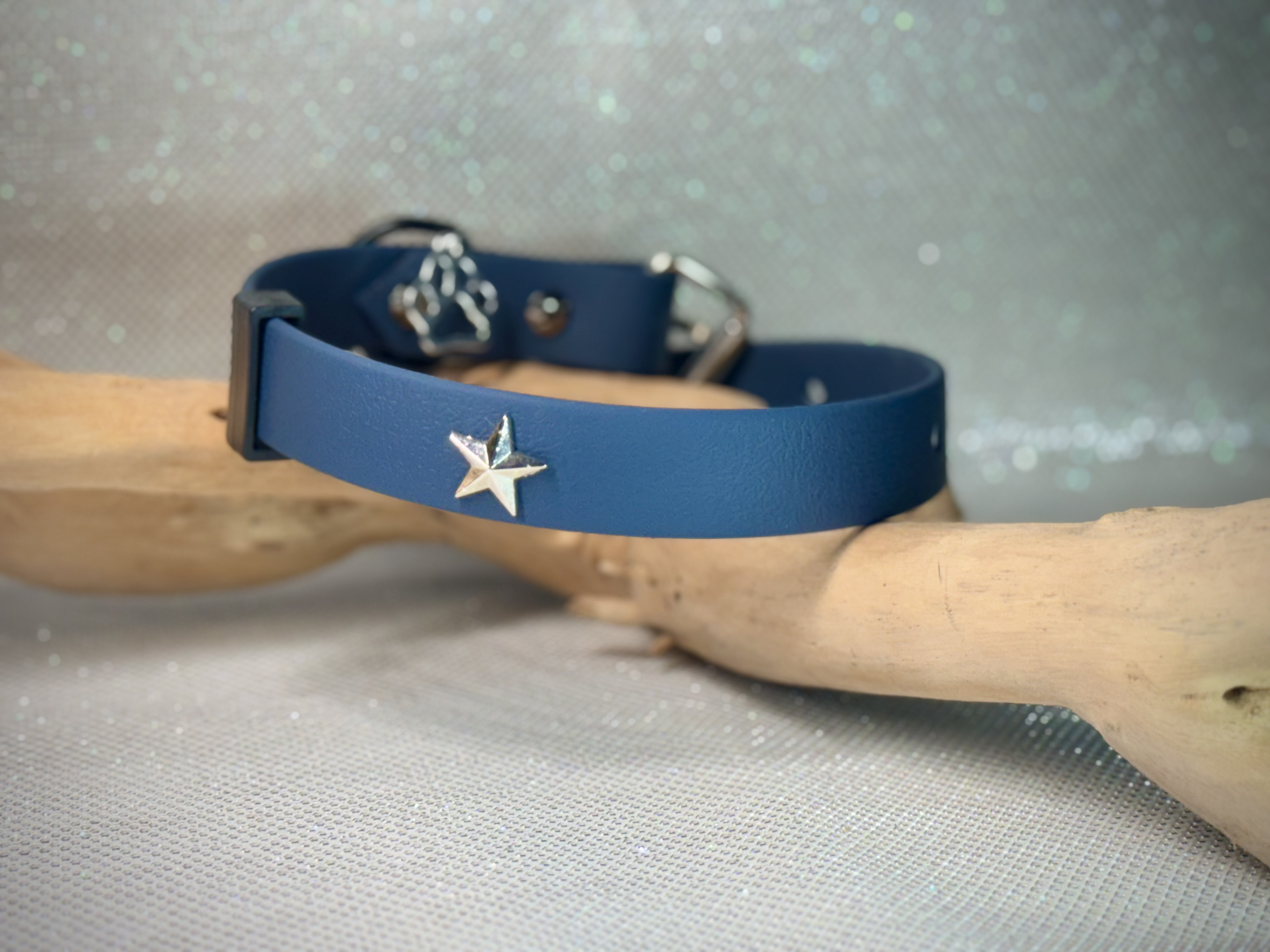 Collier bleu et étoile