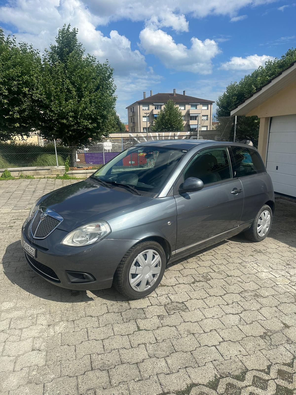Lancia Ypsilon 1.4 8V