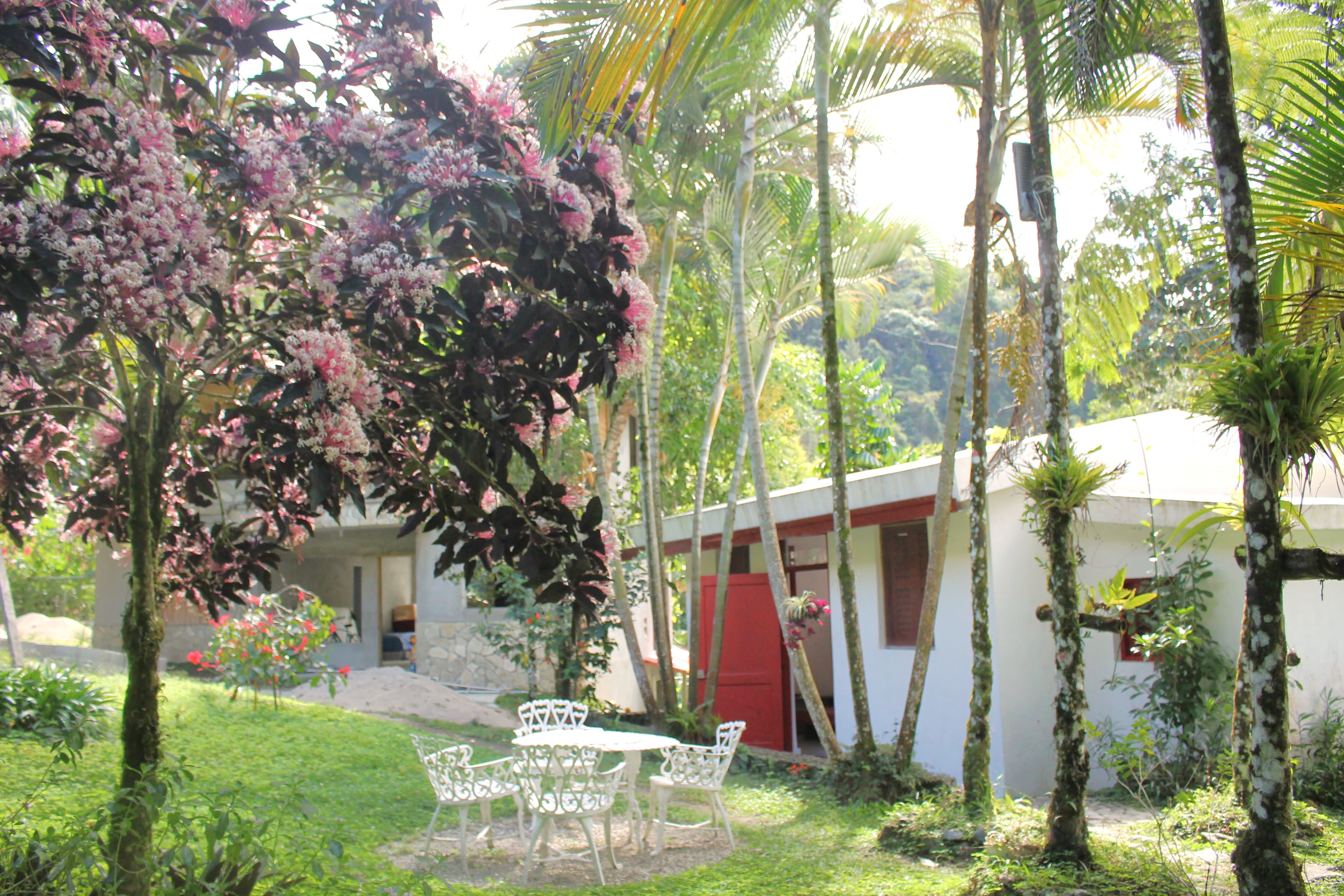(2-4 adults + 2 niños) - 🌟🏡 Cabaña Roja en Villa Clara, Un Refugio Familiar🌿🌺