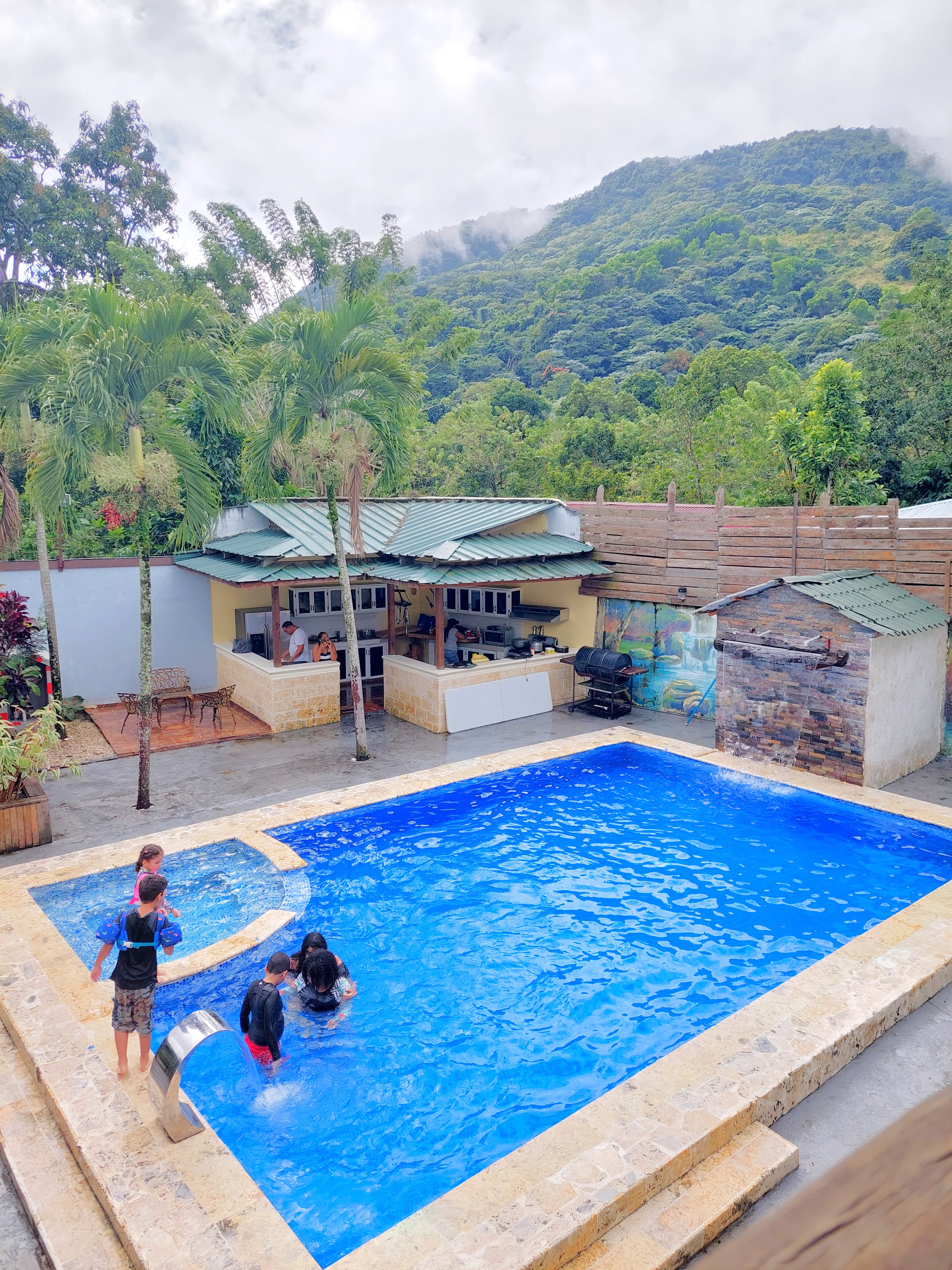 🌿Villa con Vista a las Montañas, cercana al Salto de Jima