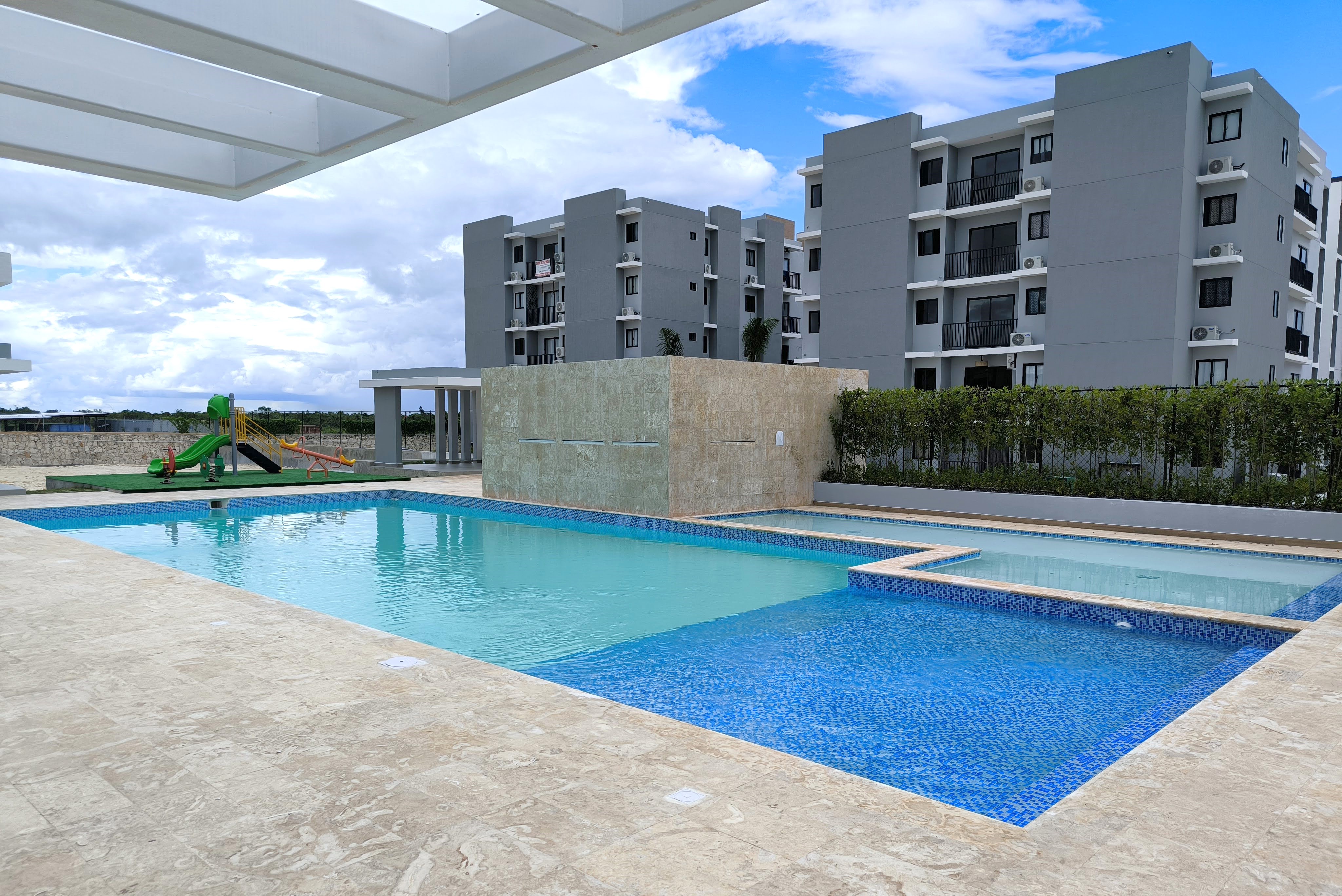 (4 pers)  |  Punta Cana  |  Apartamento con Piscina, Gym y Cerca de Todo