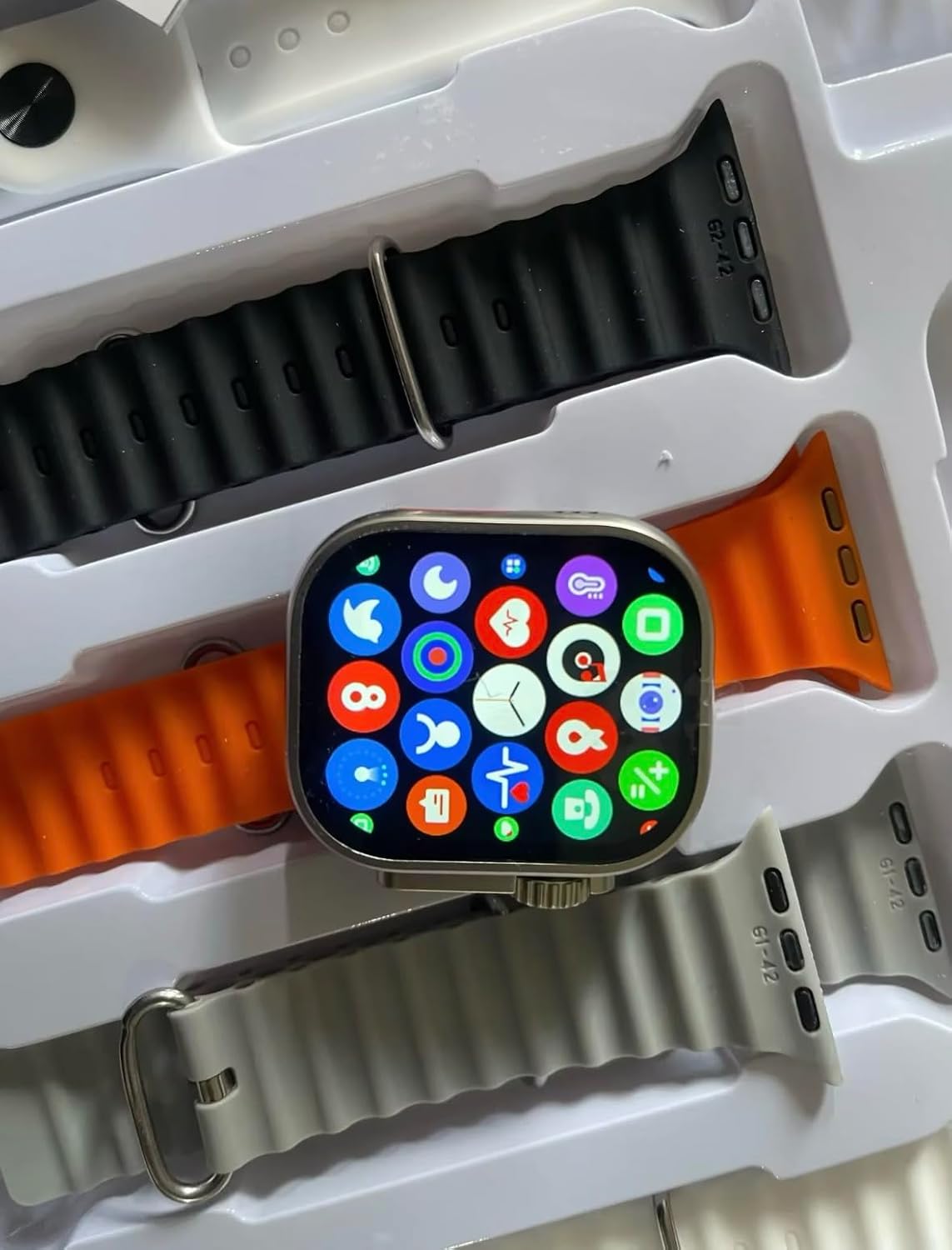 Coffret Montre connectée Smart Watch Ultra 49mm + 7 Bracelet et câble de Charge idéal Cadeau Homme et Femme
