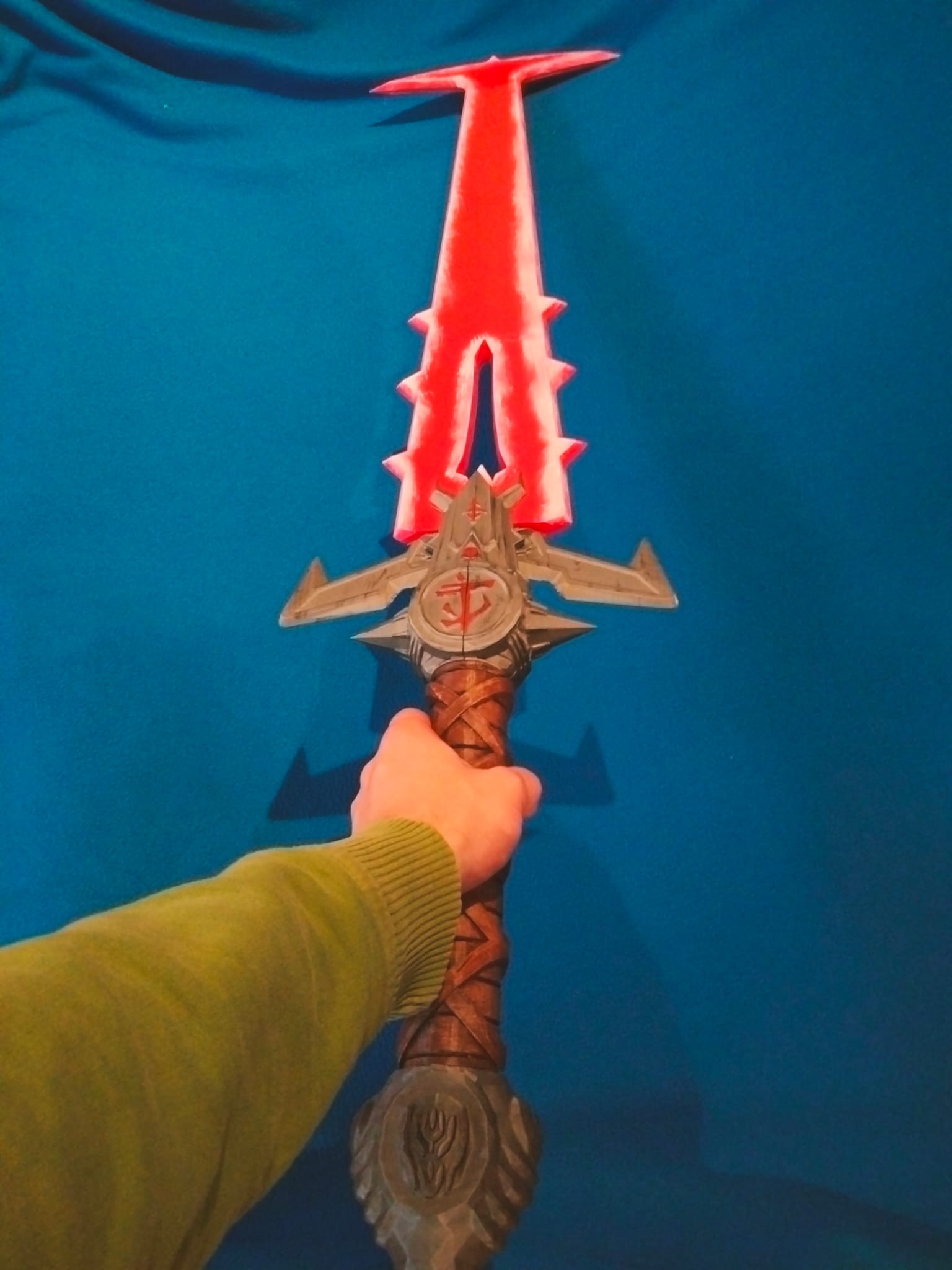 Espada crucible Doom decorativa