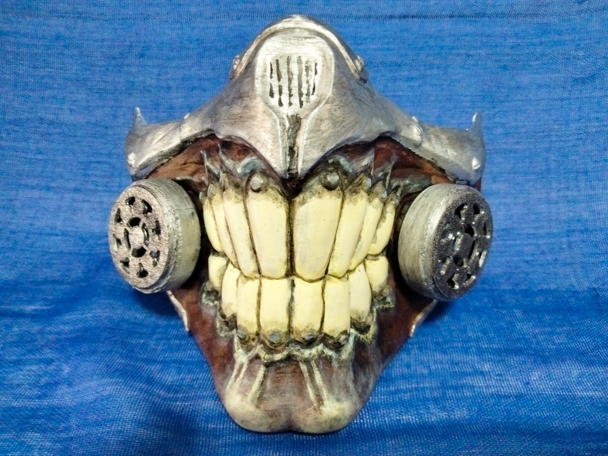 Inmortan Joe Mad Max mascara a todo detalle