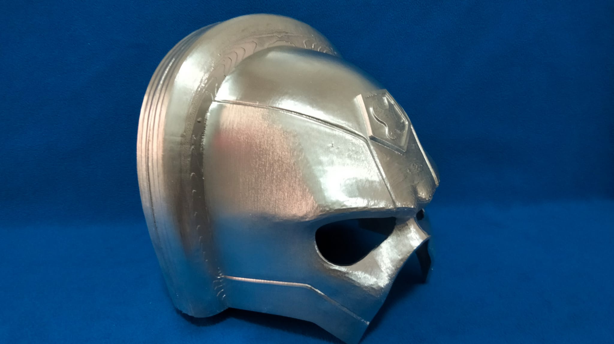 Peacemaker casco replica realista