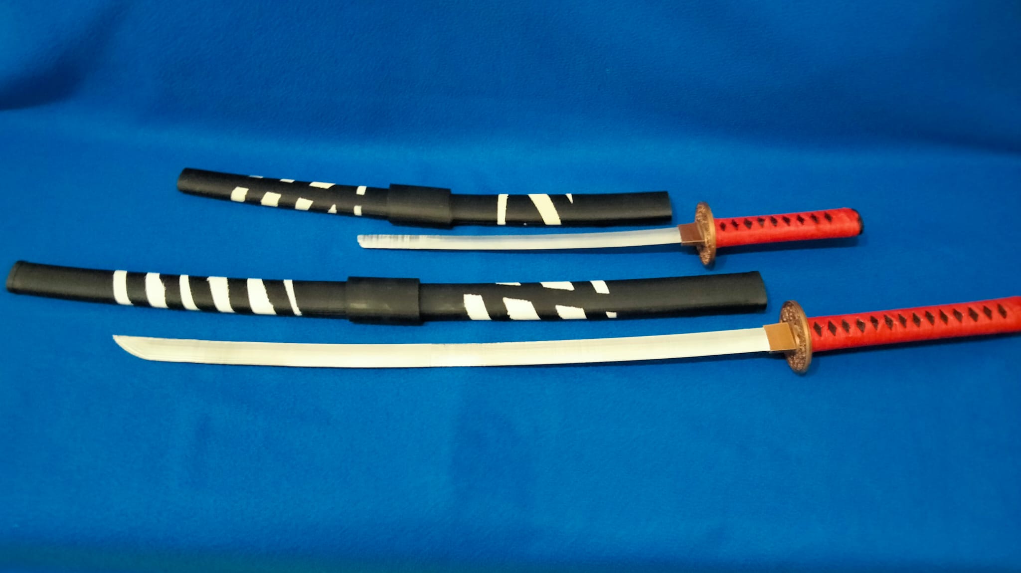 Katanas replicas exposición decoración