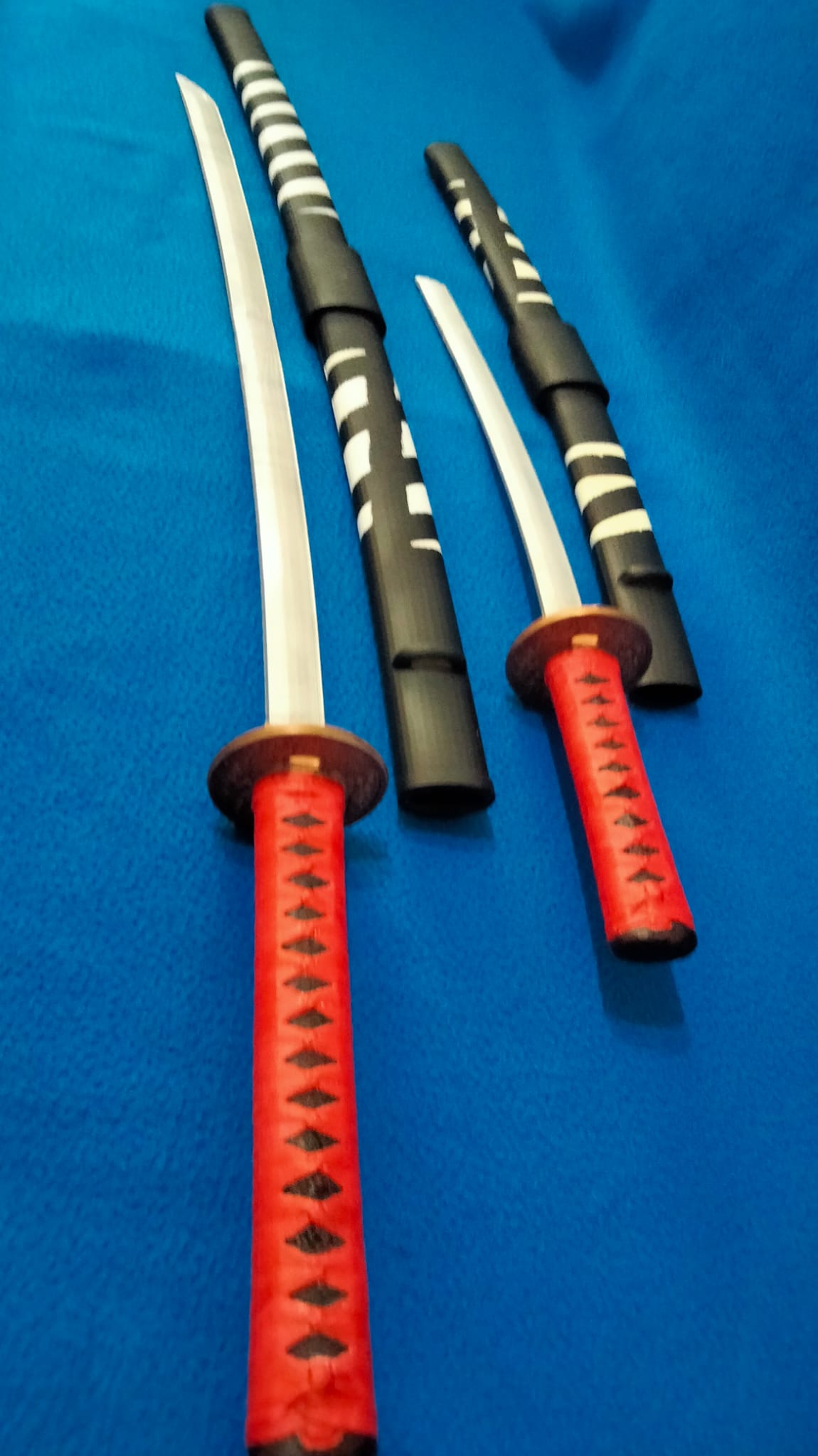 Katanas replicas exposición decoración