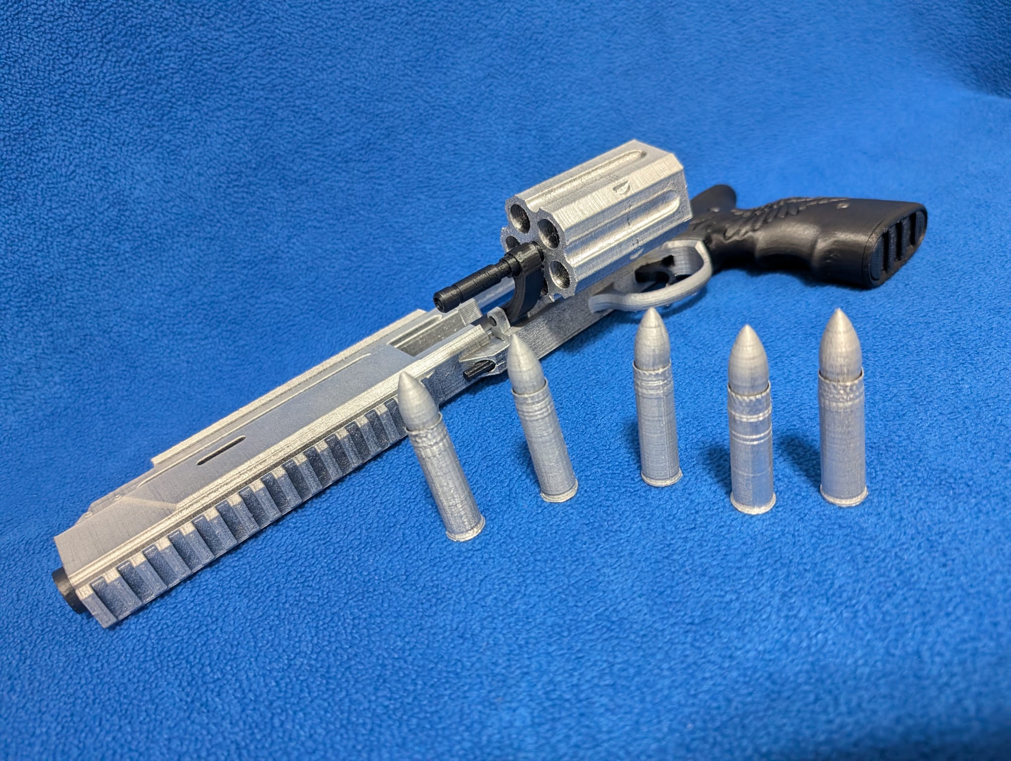 Replica Magnum Requiem – Leon S. Kennedy (Resident Evil 9 Requiem) – Archivo 3D para impresión