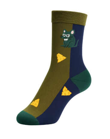 Meia Verde divertida com rato e queijo