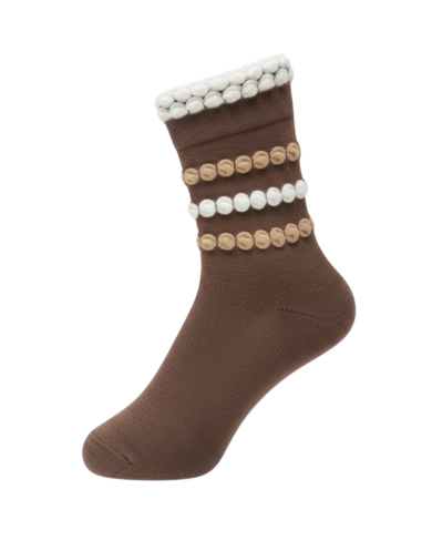 Meia castanha com detalhes em relevo