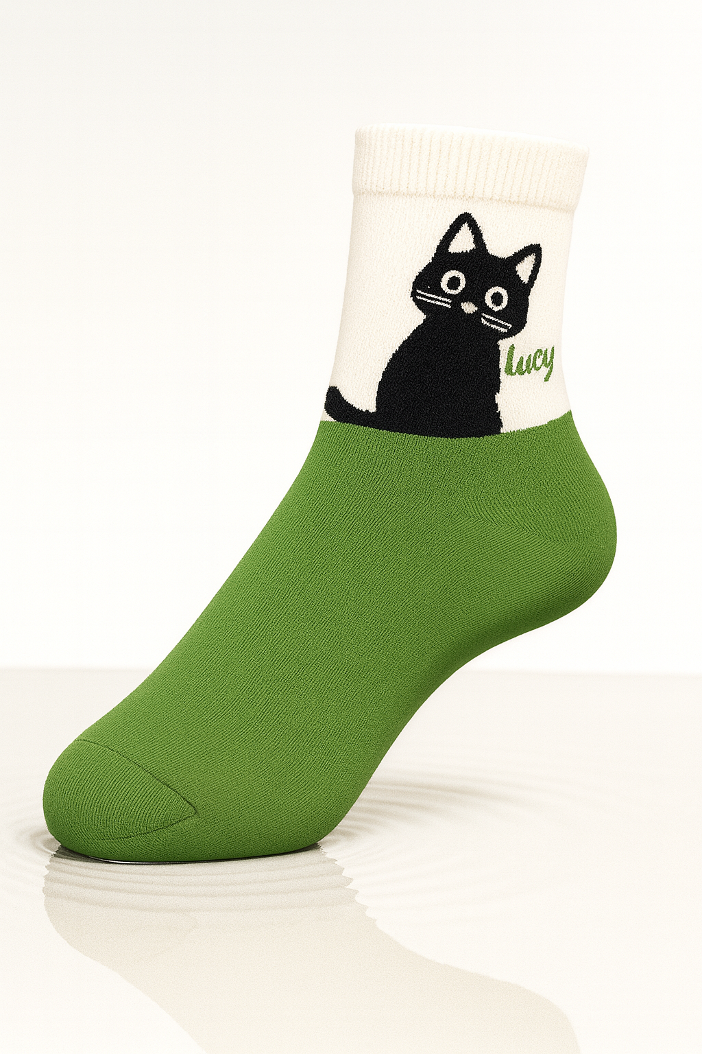 Meia verde com estampa de gato