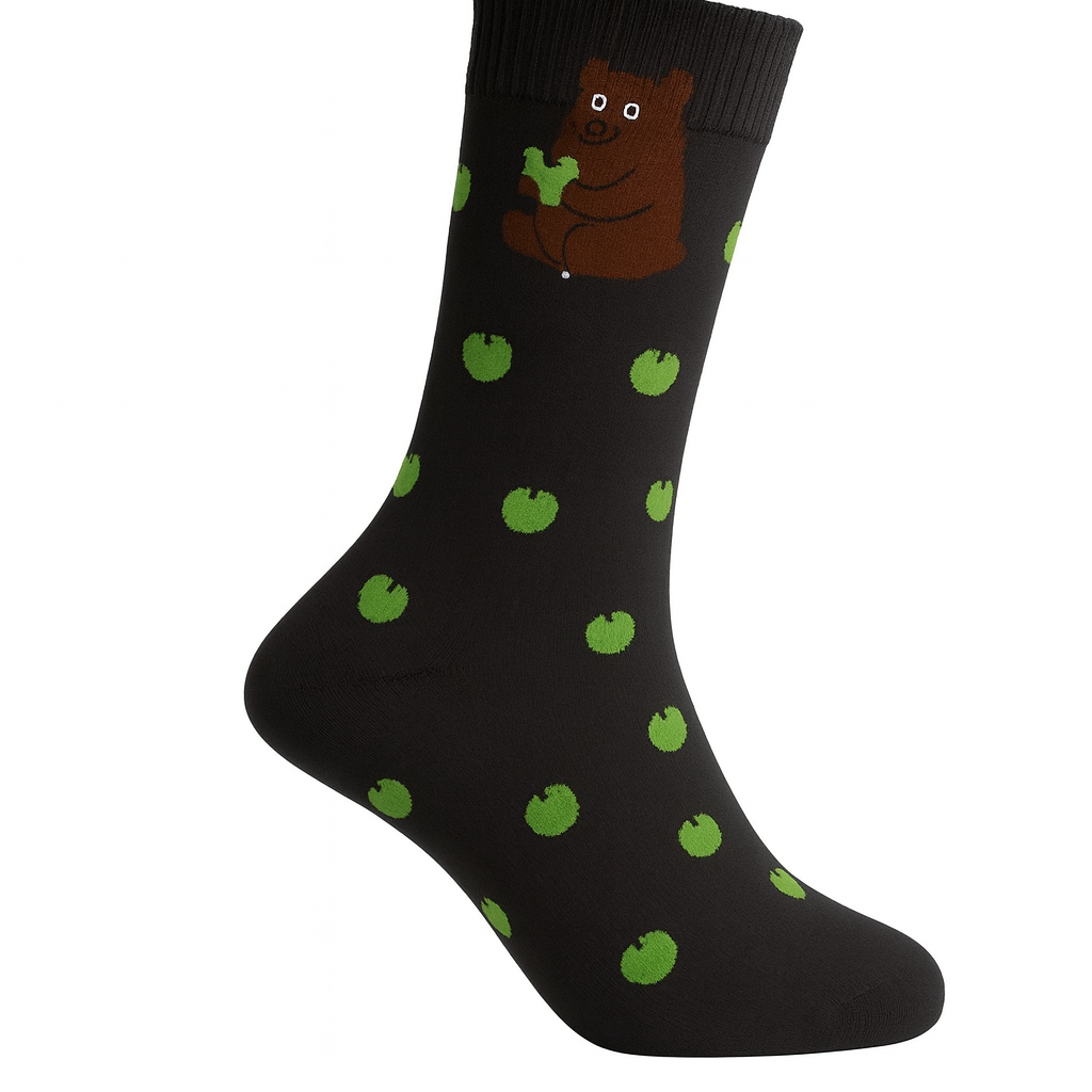 Meia preta com desenho de urso e maçãs