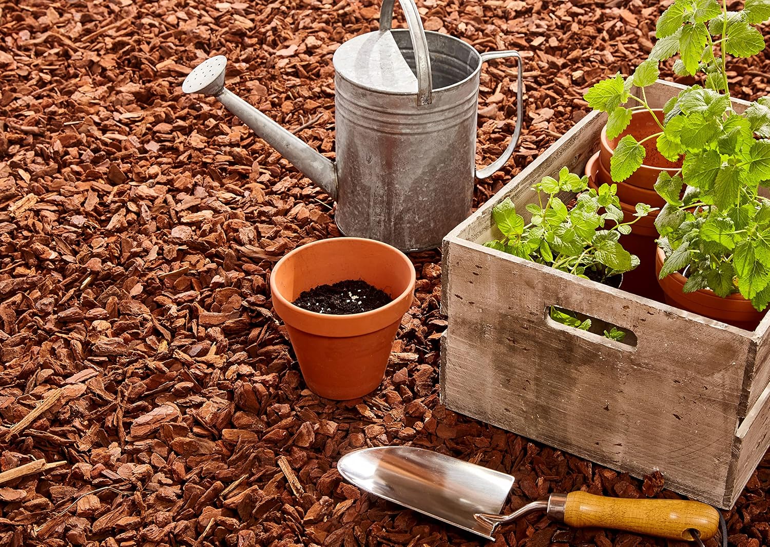 flonatur, Corteza de Pino Decorativa 70 litros, Ideal para Macetas, Arriates, Plantas y Zonas de Jardín, Protege de Malas Hierbas y Reduce la Erosión