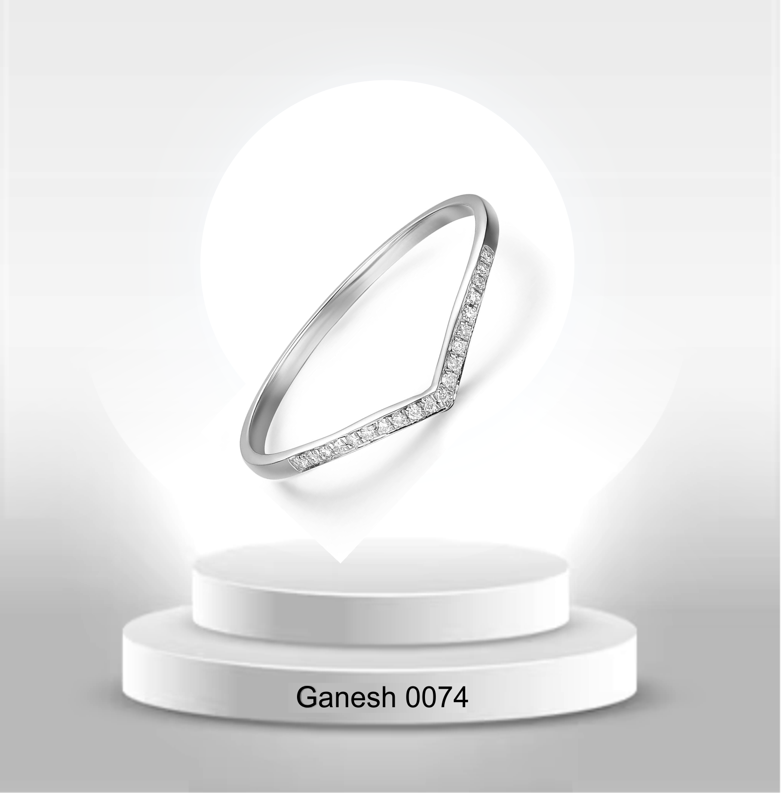 Anillo con circón diamantino.