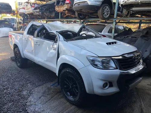 Sucata Toyota Hilux 2015 3.0 4x4 Automático