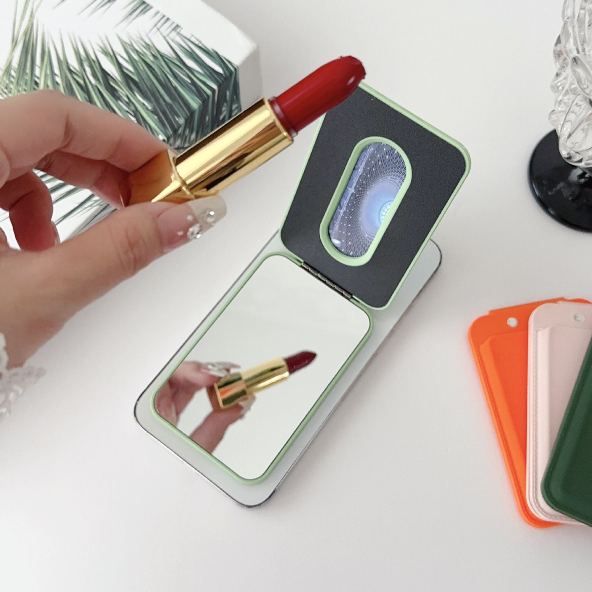 magnetic cardholder with built-in mirror and stand