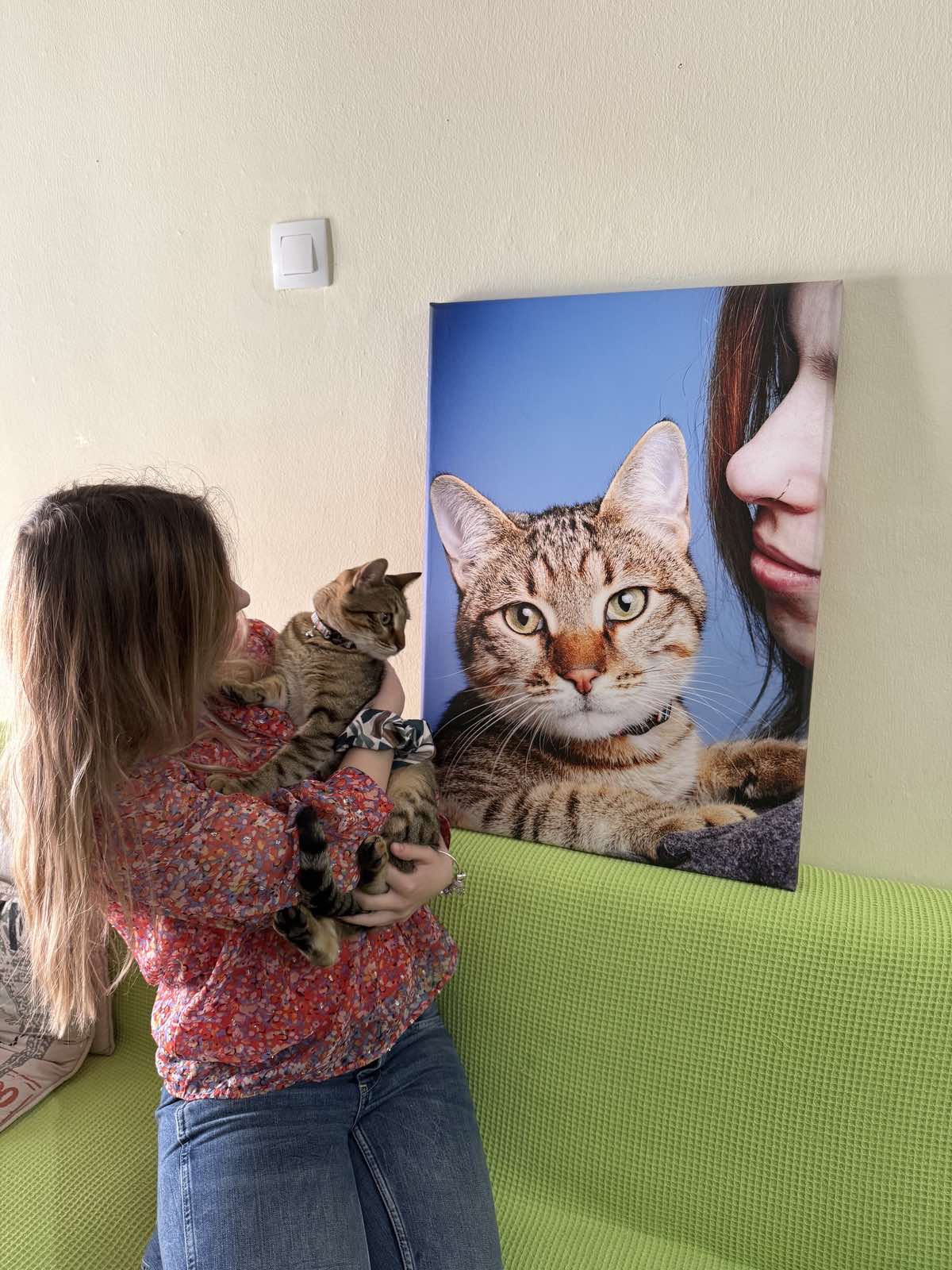 Studio φωτογράφιση του κατοικιδίου σου και καμβά 50Χ70 μόνο 55€