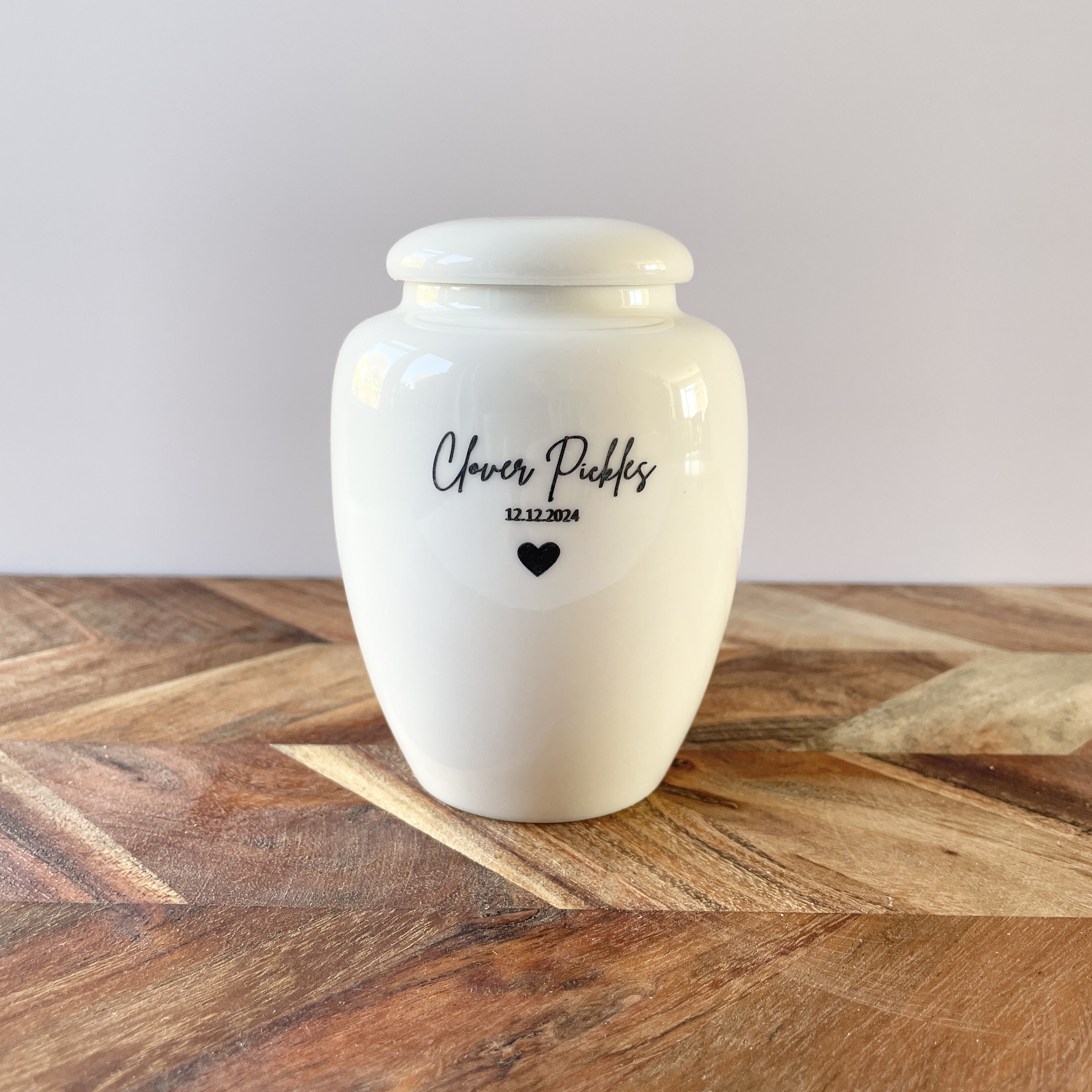 Small Talhas Infant Urn - A Peaceful Tribute in White Ceramic