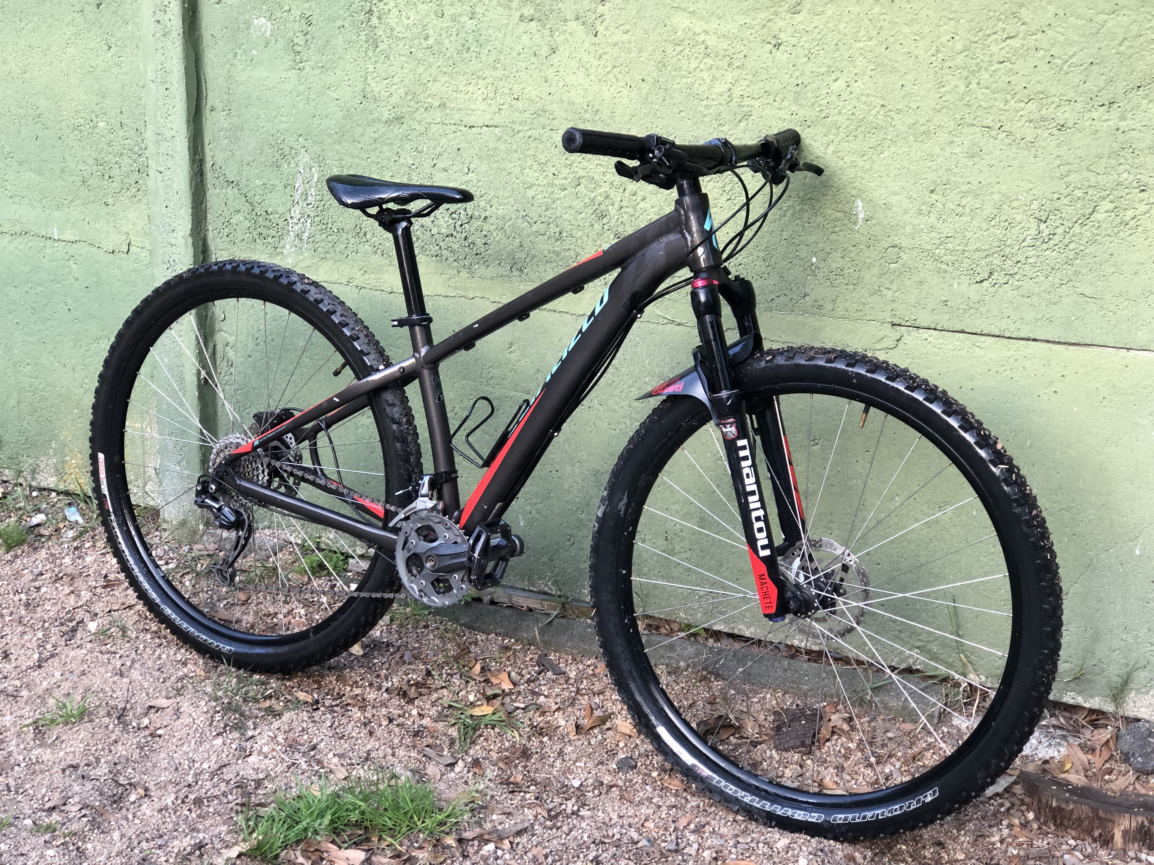 Specialized rockhopper // S aro 29 