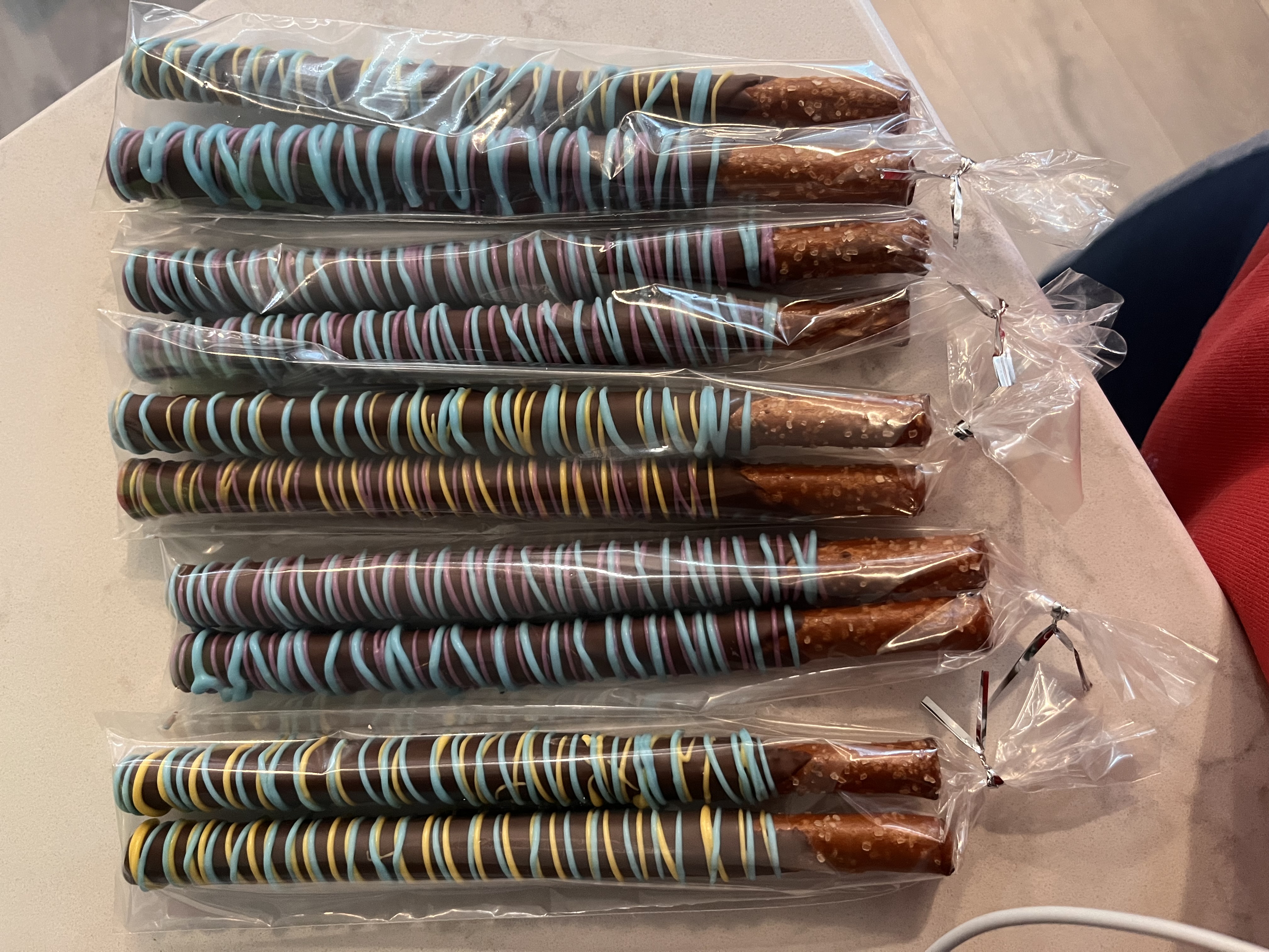 1 Dozen Chocolate Covered Pretzels