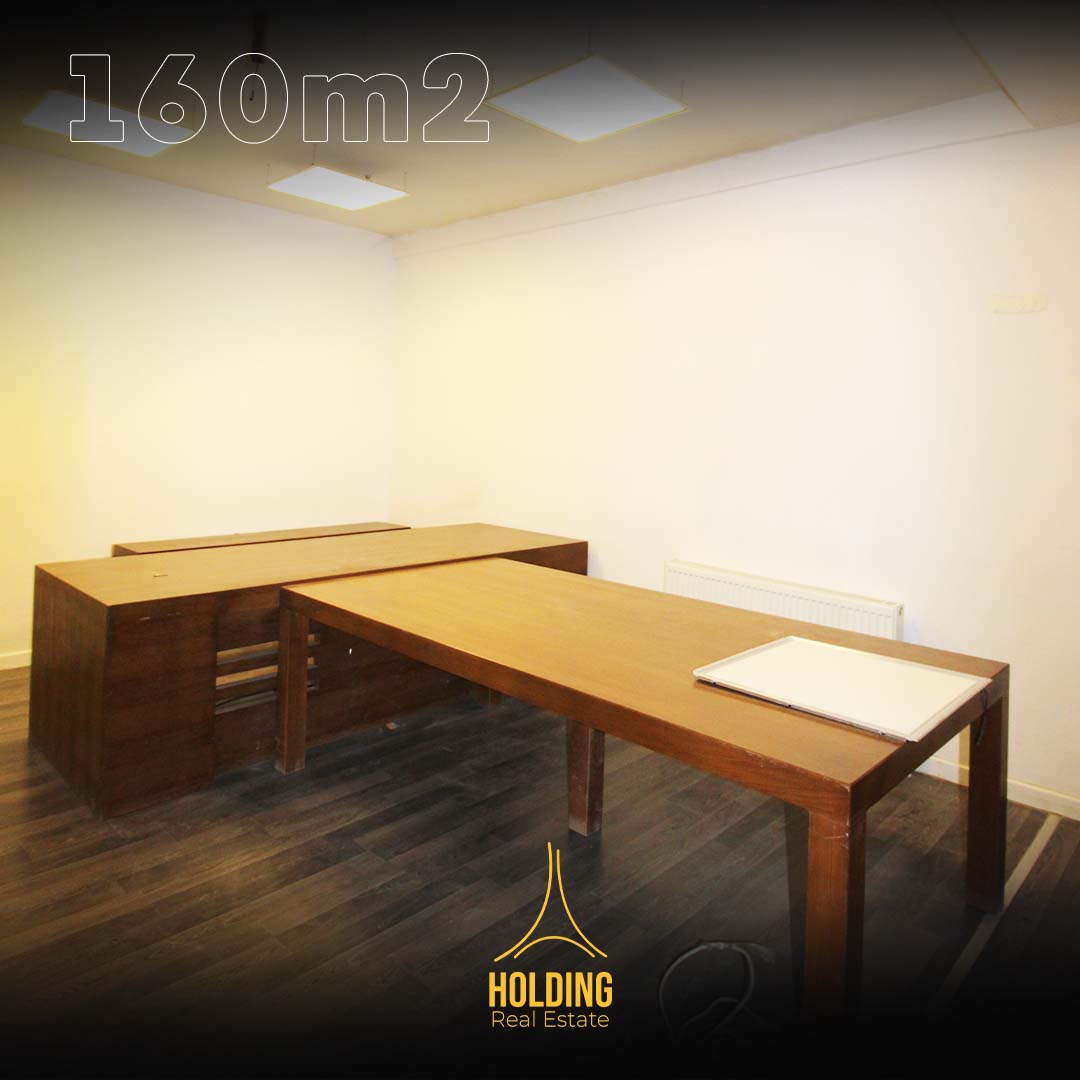 Shitet Lokali në Rrugën Muharrem Fejza-Prishtinë